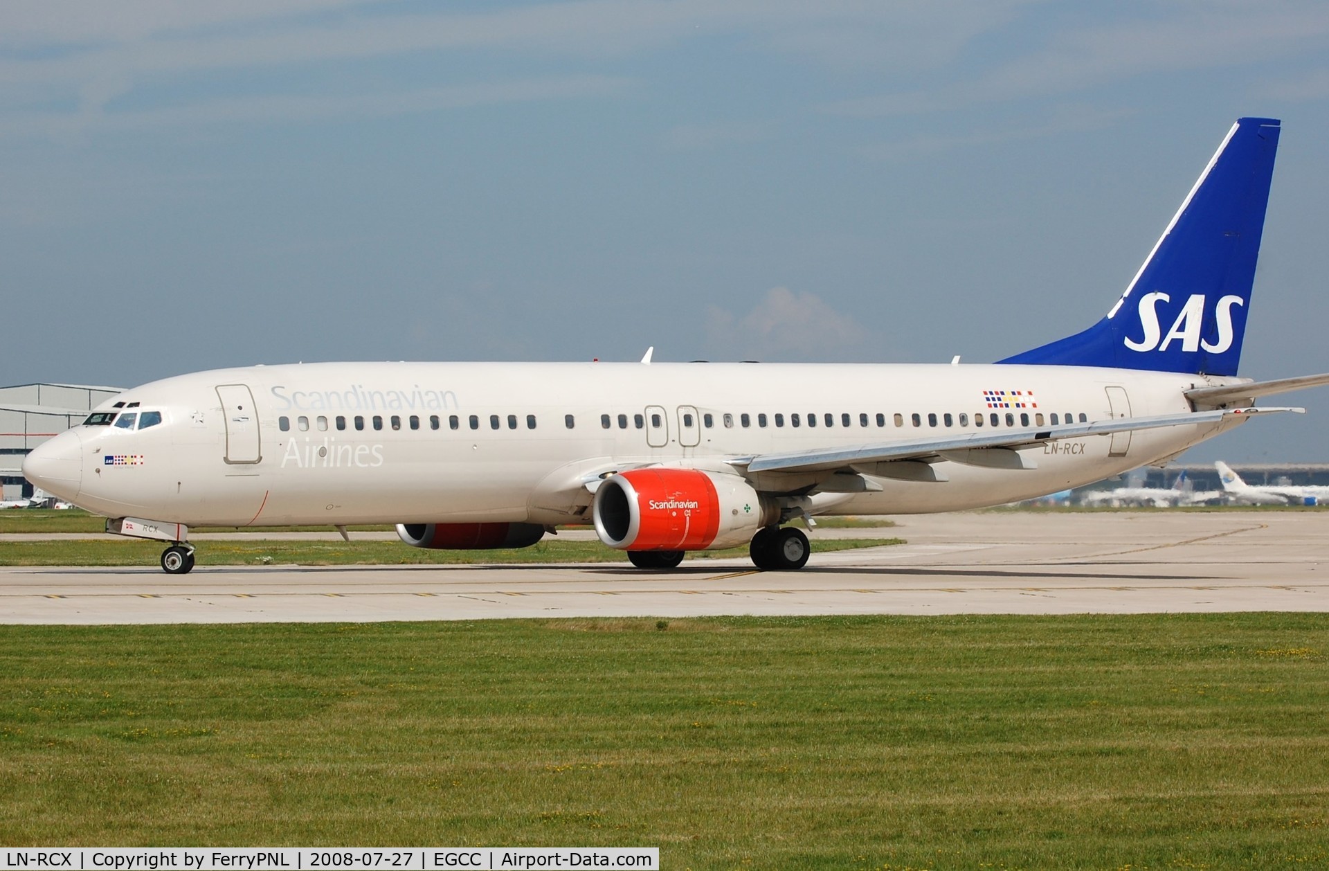 LN-RCX, 2000 Boeing 737-883 C/N 30196, SAS B738 for departure