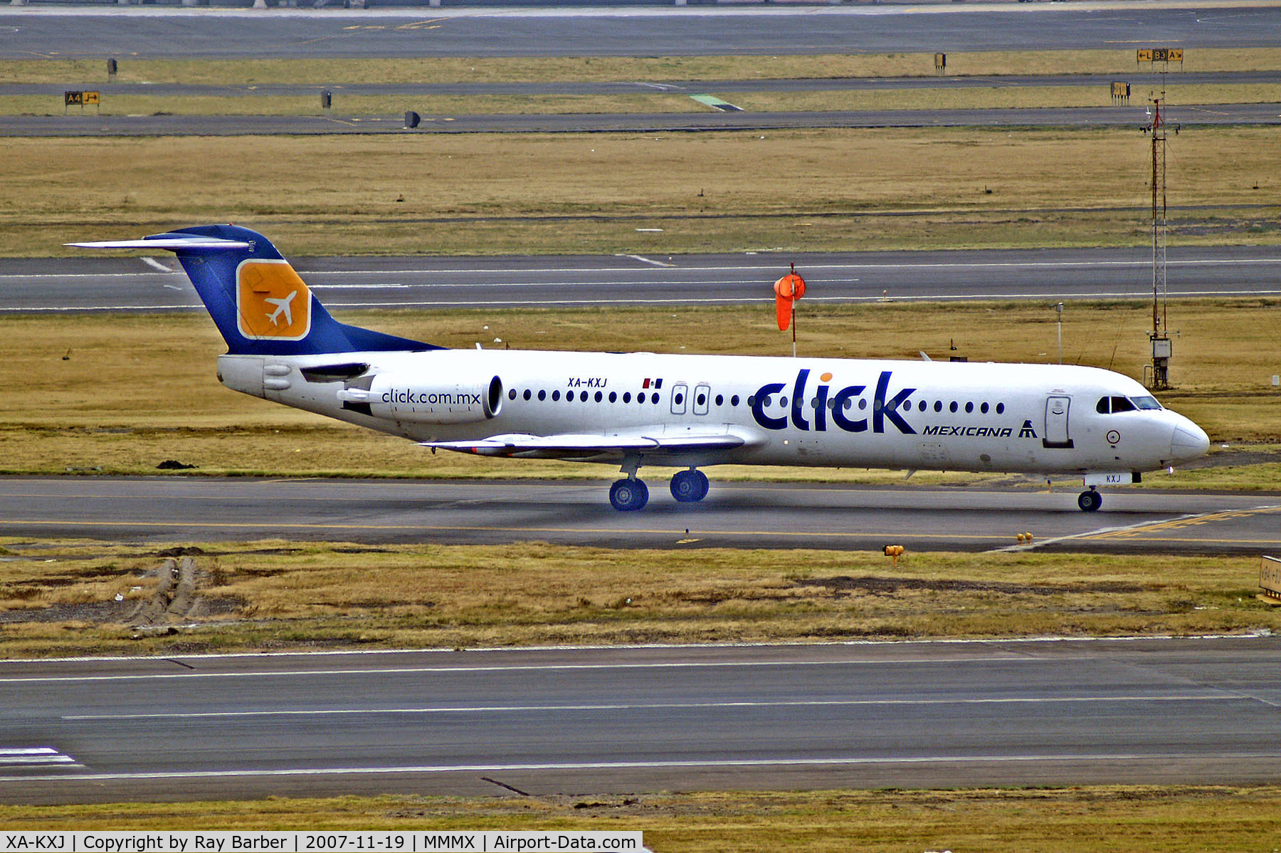 XA-KXJ, 1992 Fokker 100 (F-28-0100) C/N 11400, XA-KXJ   Fokker F-100 [11400] (MexicanaClick) Mexico City-Licenciado Benito Juarez Int'l~XA 19/11/2007