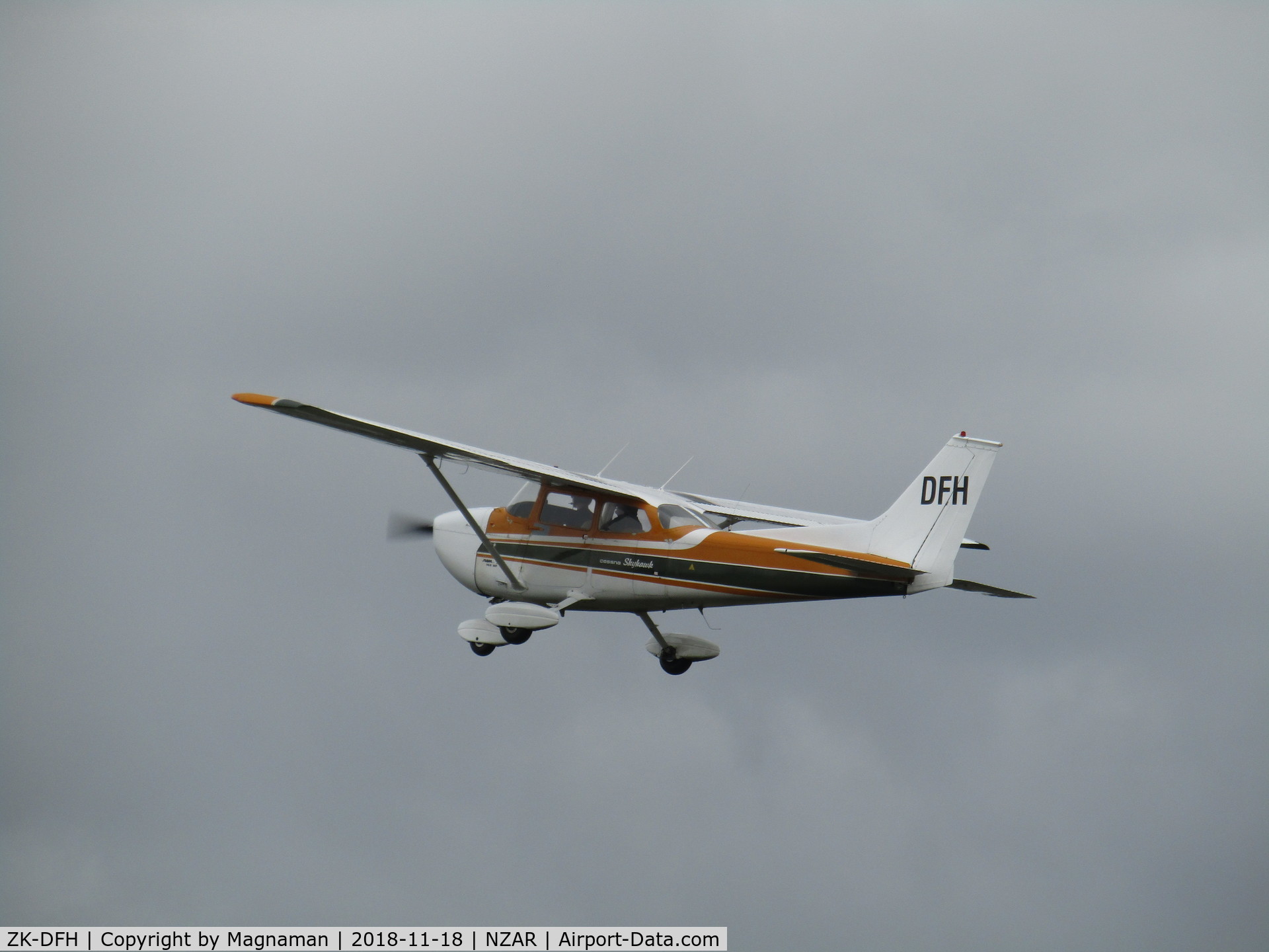 ZK-DFH, Cessna 172L C/N 17260092, departing home