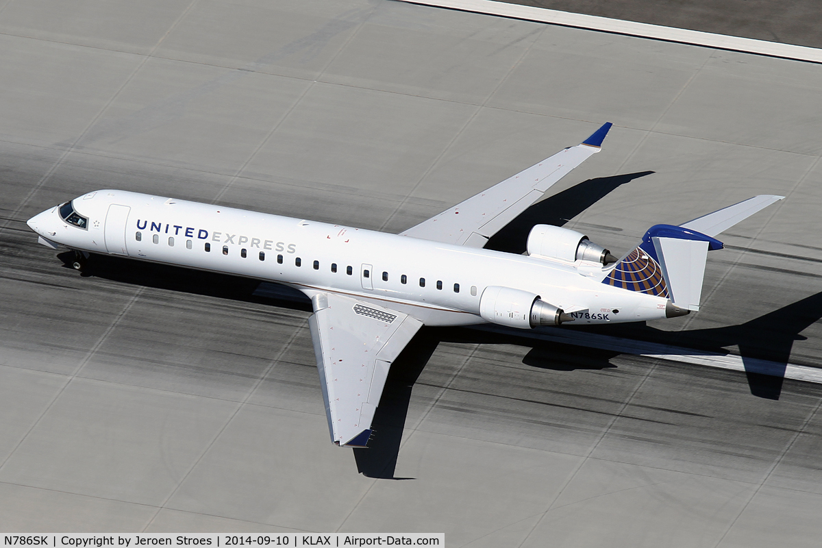 N786SK, 2009 Bombardier CRJ-700 (CL-600-2C10) Regional Jet C/N 10286, KLAX