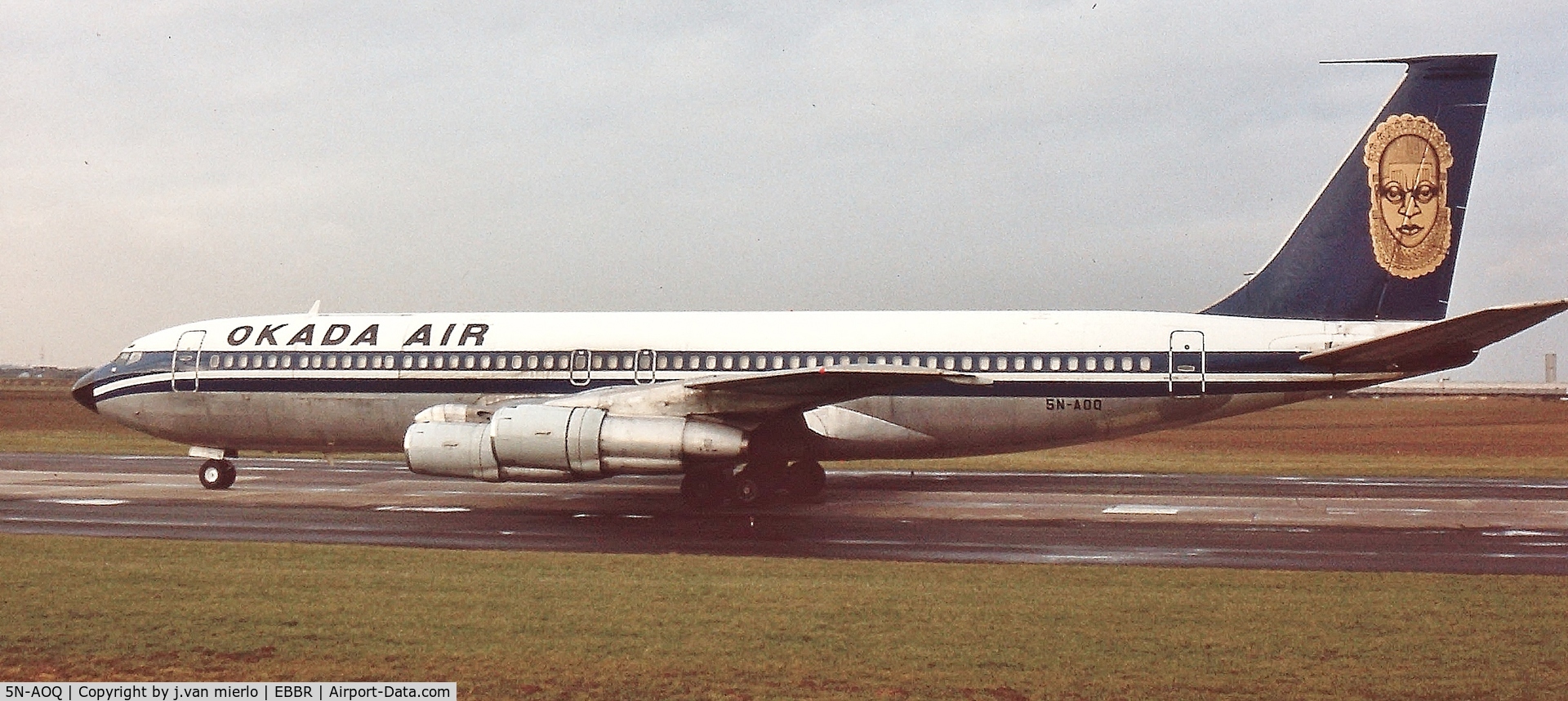 5N-AOQ, 1967 Boeing 707-355C C/N 19664, Taxiing Brussels towards Cargo Apron