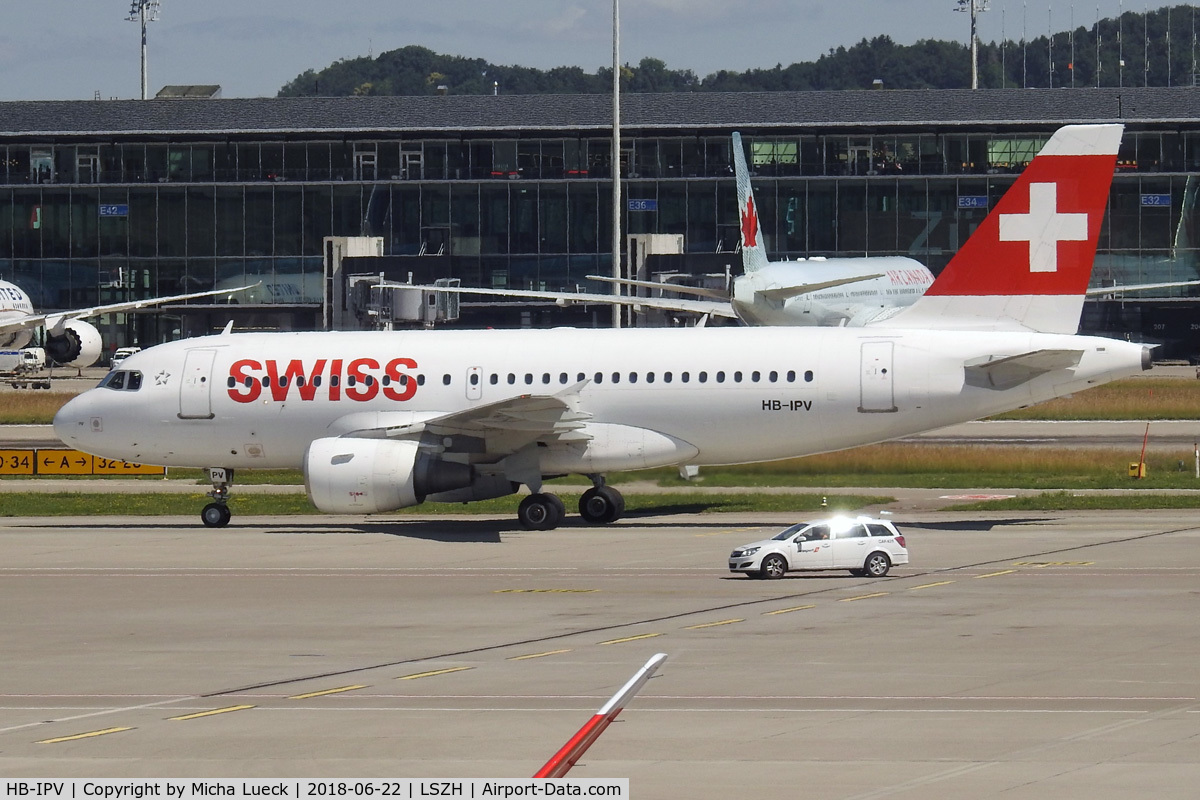 HB-IPV, 1996 Airbus A319-112 C/N 578, At Zurich