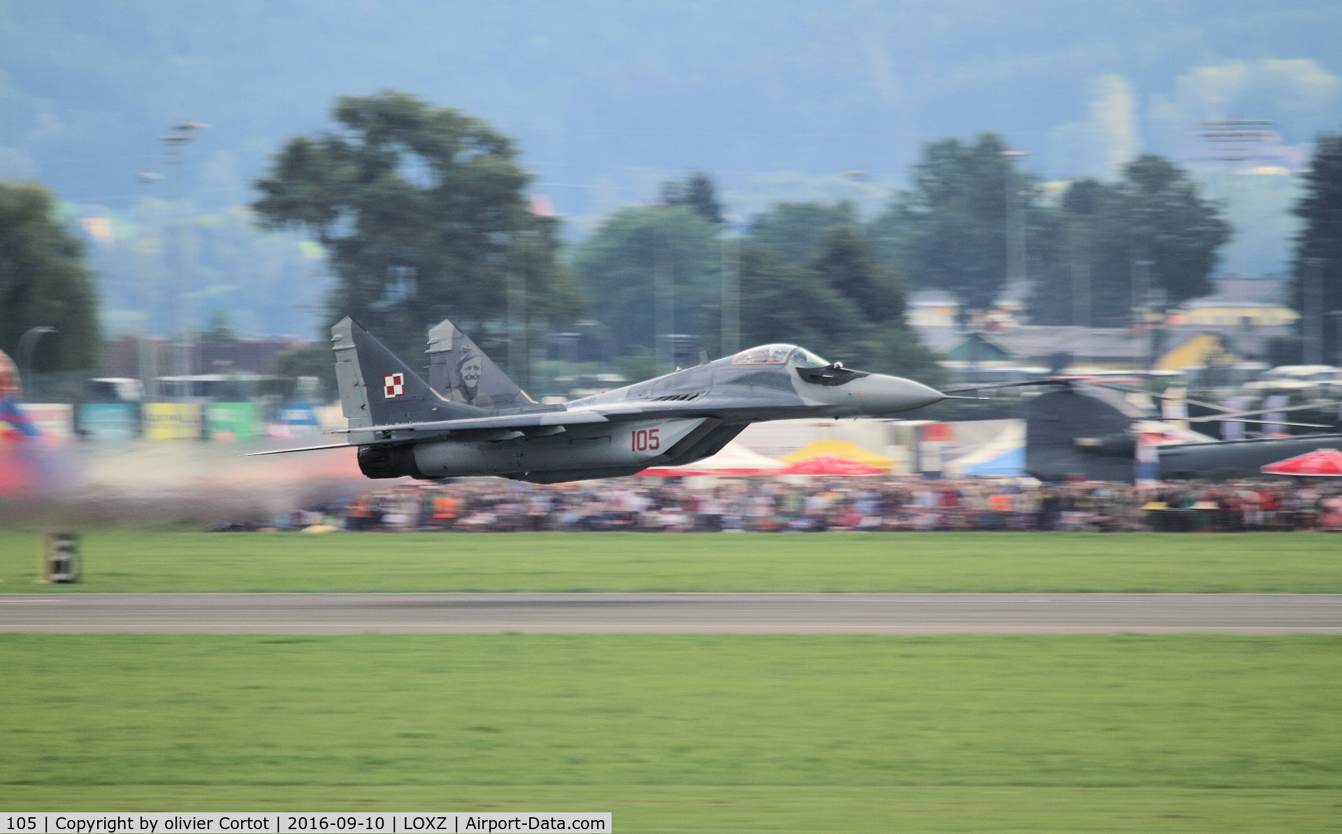 105, Mikoyan-Gurevich MiG-29A C/N 2960535105, taking off, Air power airshow