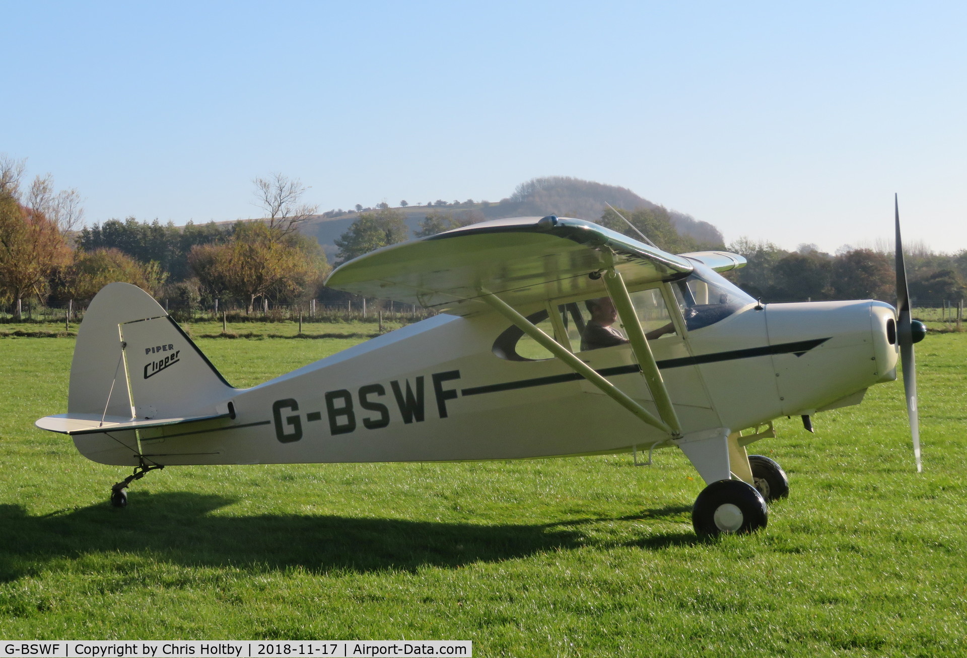 G-BSWF, 1949 Piper PA-16 Clipper C/N 16-475, Taxiing to take off at Pent Farm, Kent