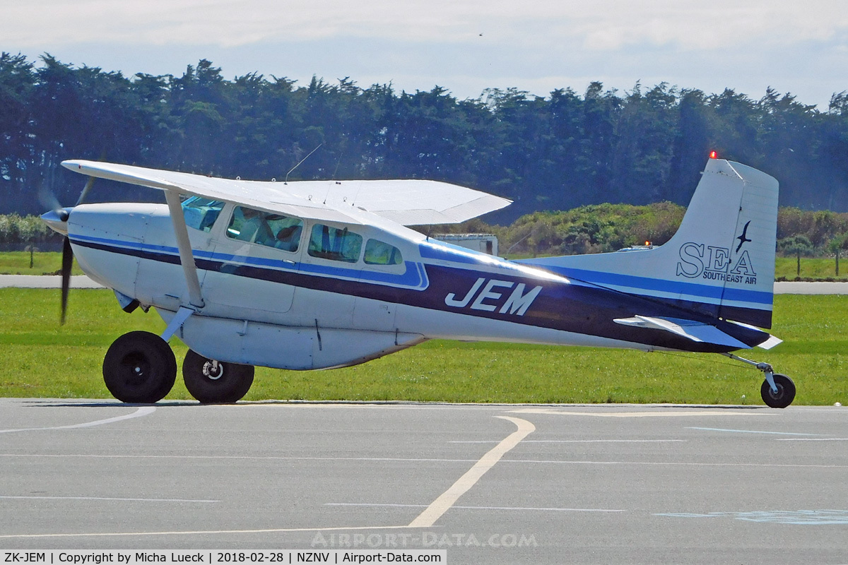 ZK-JEM, Cessna A185E Skywagon 185 C/N 18501780, At Invercargill