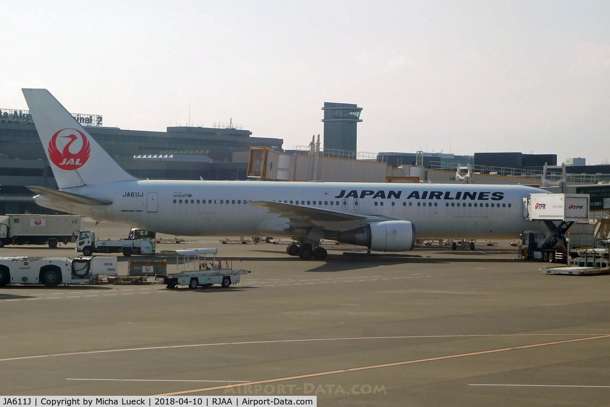 JA611J, 2004 Boeing 767-346/ER C/N 33847, At Narita