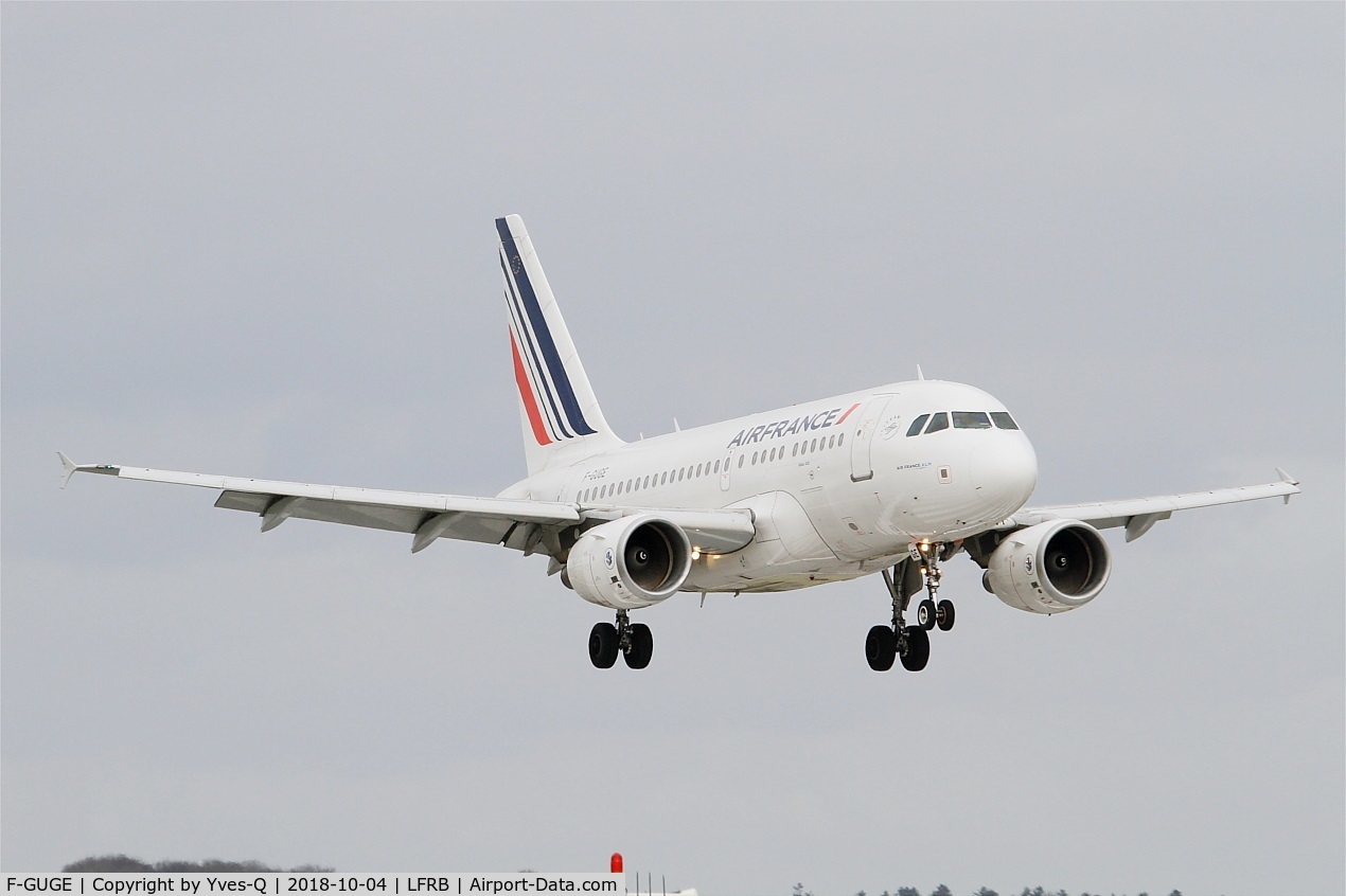 F-GUGE, 2003 Airbus A318-111 C/N 2100, Airbus A318-111, On final rwy 25L, Brest-Bretagne Airport (LFRB-BES)