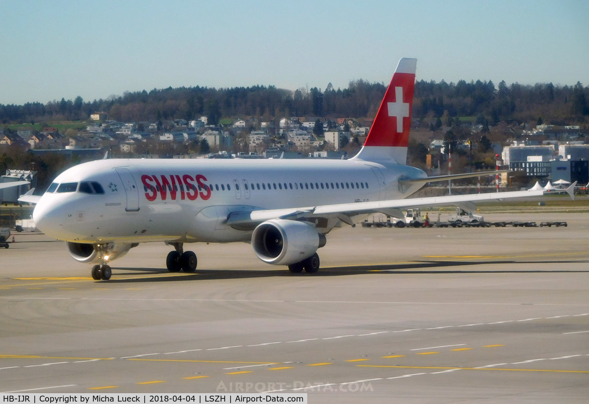 HB-IJR, 1997 Airbus A320-214 C/N 0703, At Zurich