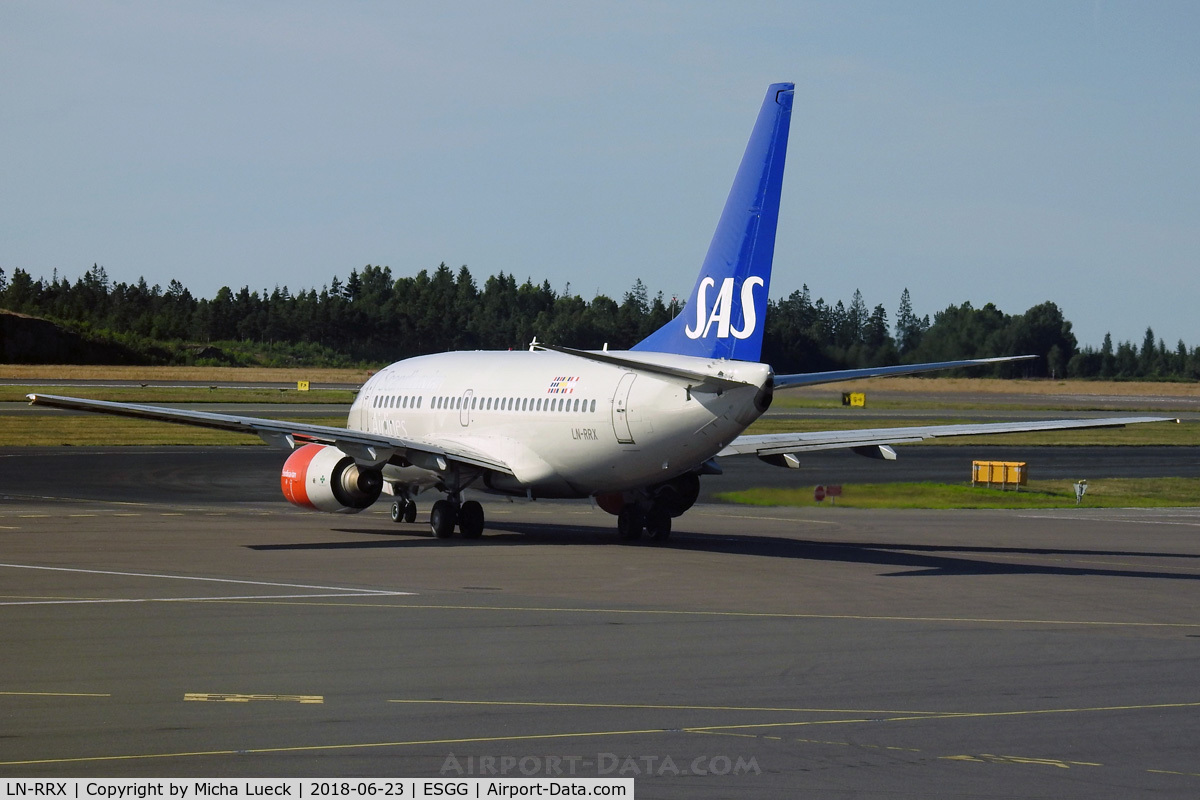 LN-RRX, 1998 Boeing 737-683 C/N 28296, At Gothenburg