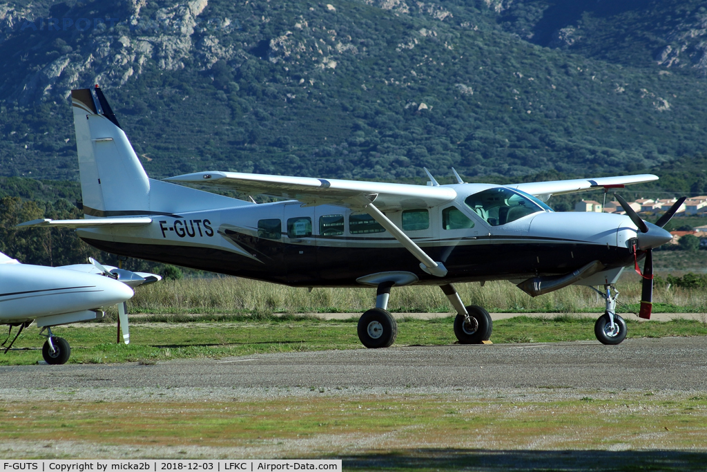 F-GUTS, 1993 Cessna 208 Caravan I C/N 20800225, Parked
