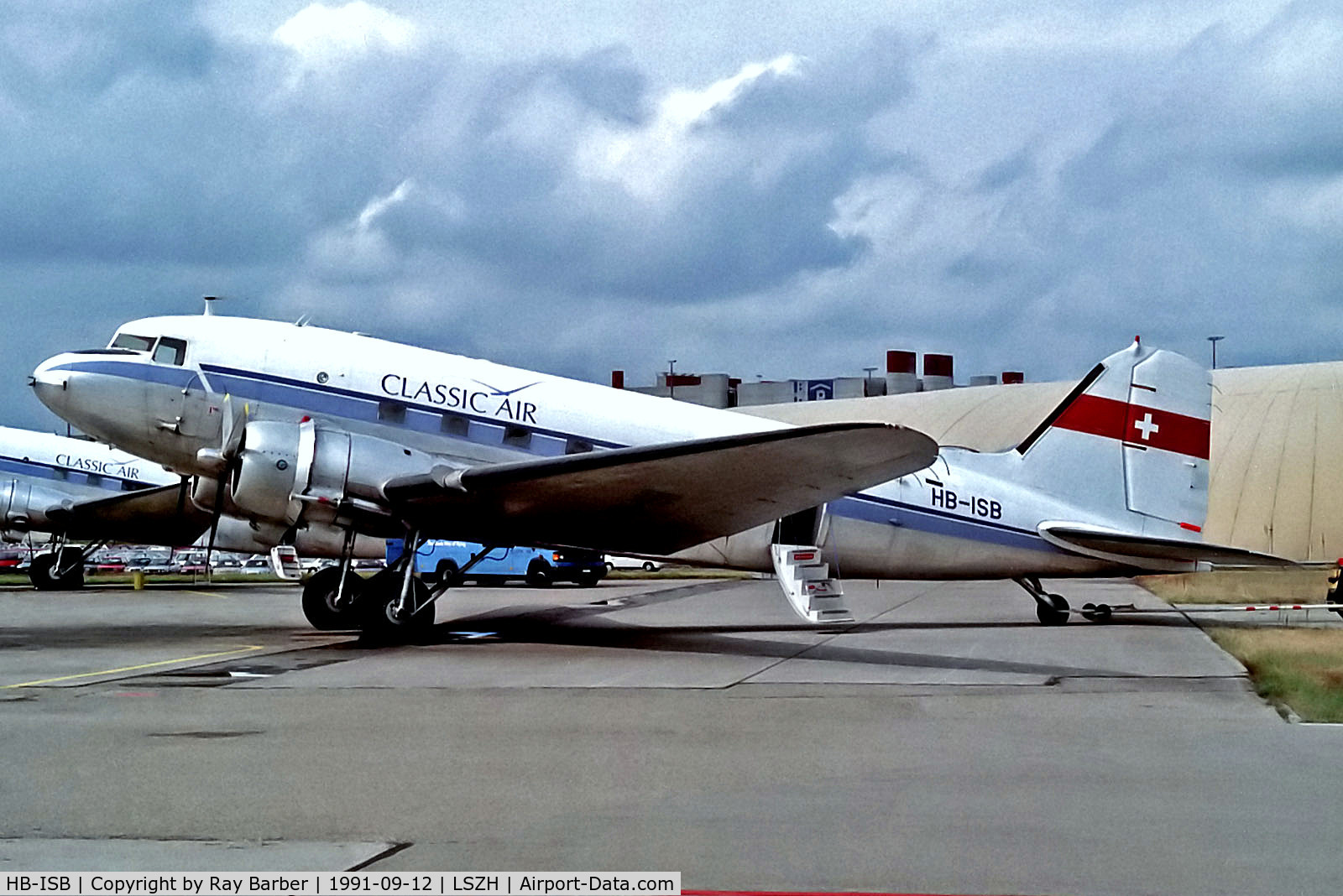 HB-ISB, 1942 Douglas DC3C-S1C3G (C-47) C/N 4666, HB-ISB   Douglas DC-3C-47-DL [4667] (Classic Air) Zurich~HB 12/09/1991