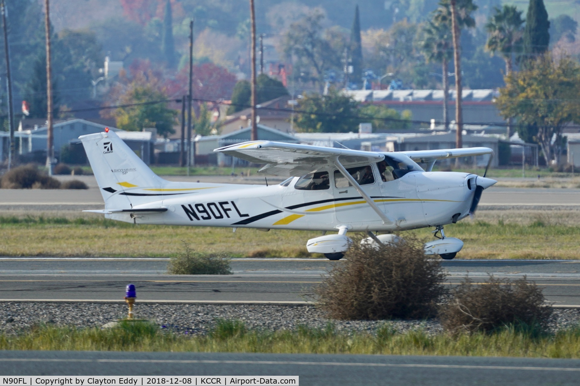 N90FL, 1998 Cessna 172R Skyhawk C/N 17280562, Buchanan Field Concord California 2018.