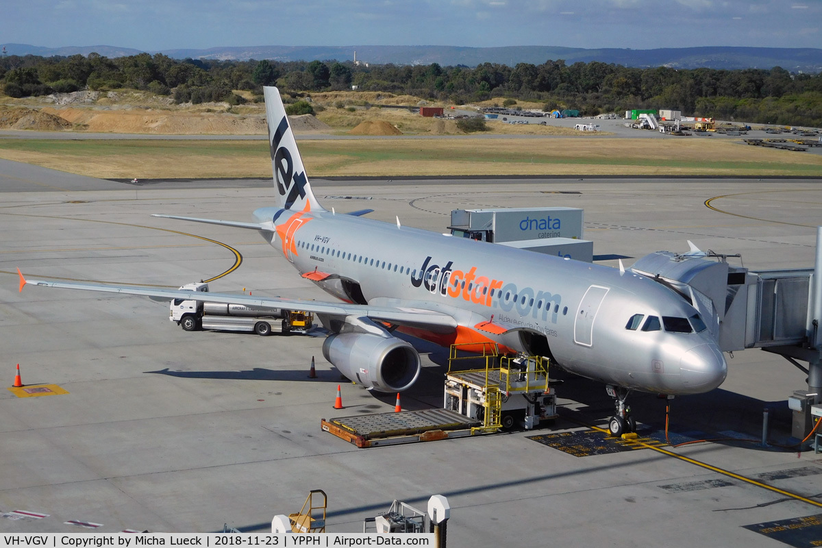 VH-VGV, 2010 Airbus A320-232 C/N 4229, At Perth