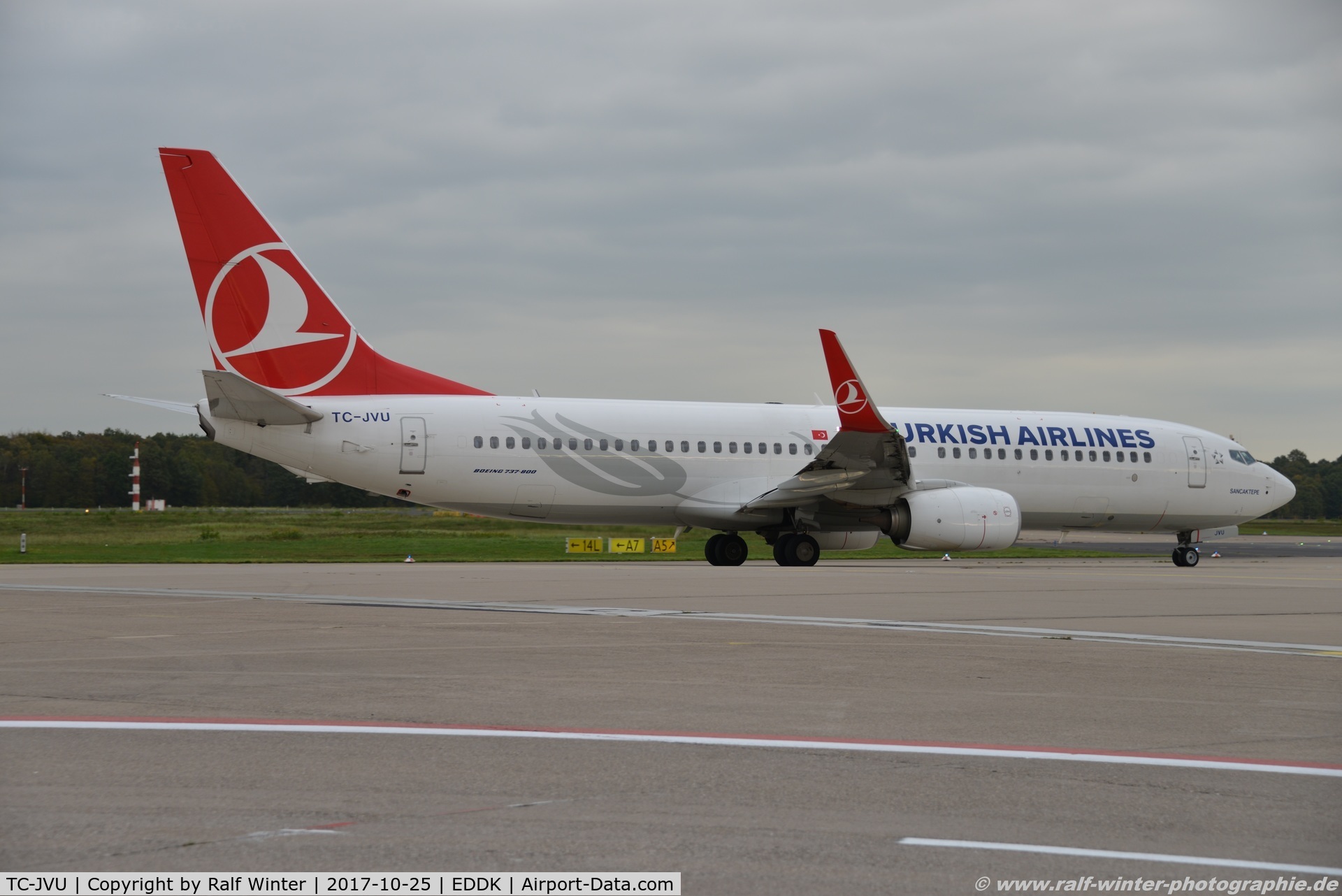 TC-JVU, 2016 Boeing 737-8F2 C/N 60022, Boeing 737-8F2(W) - TK THY Turkish Airlines - 60022 - TC-JVU - 25.10.2017 - CGN