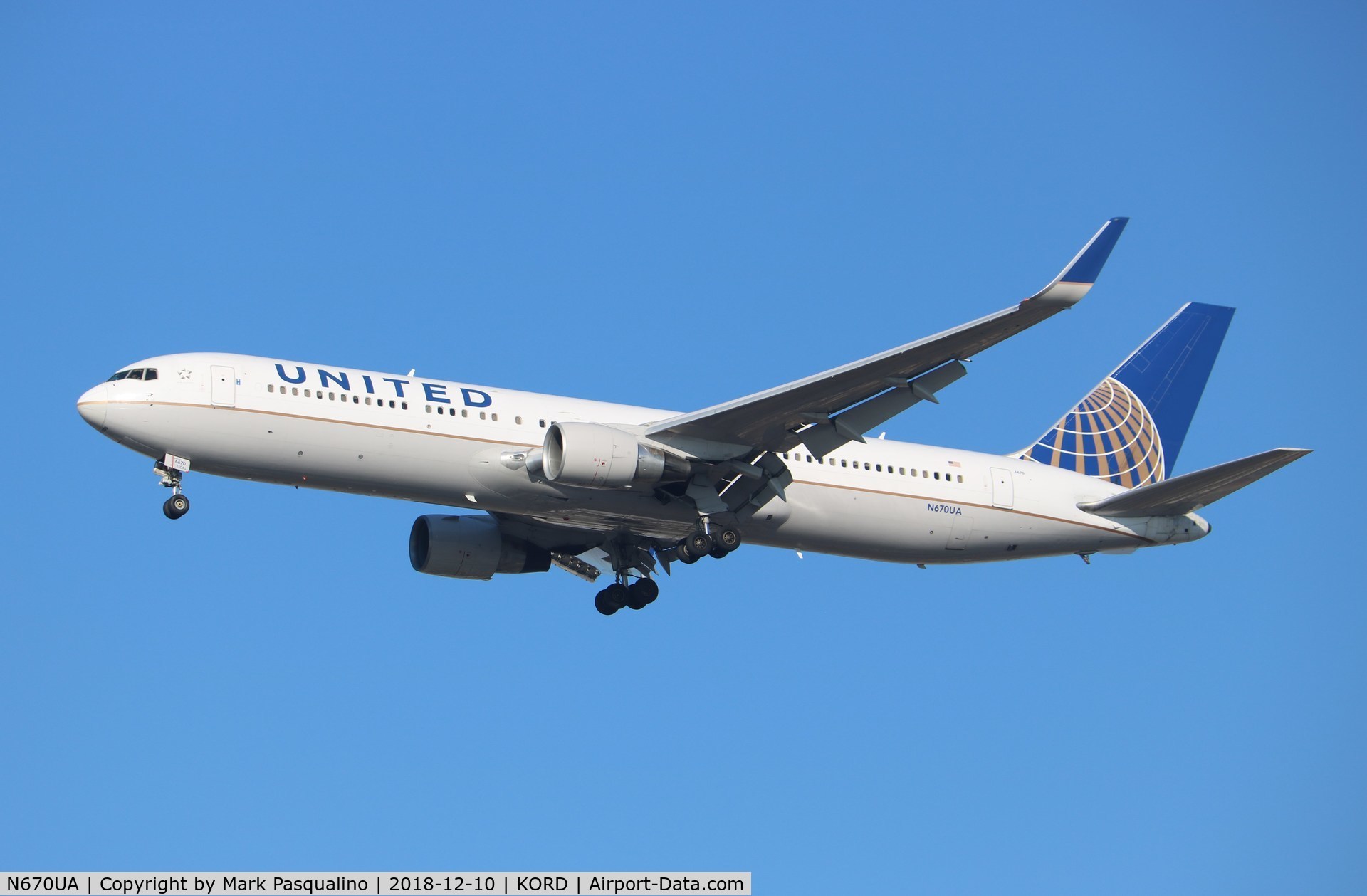 N670UA, 1999 Boeing 767-322 C/N 29240, Boeing 767-322