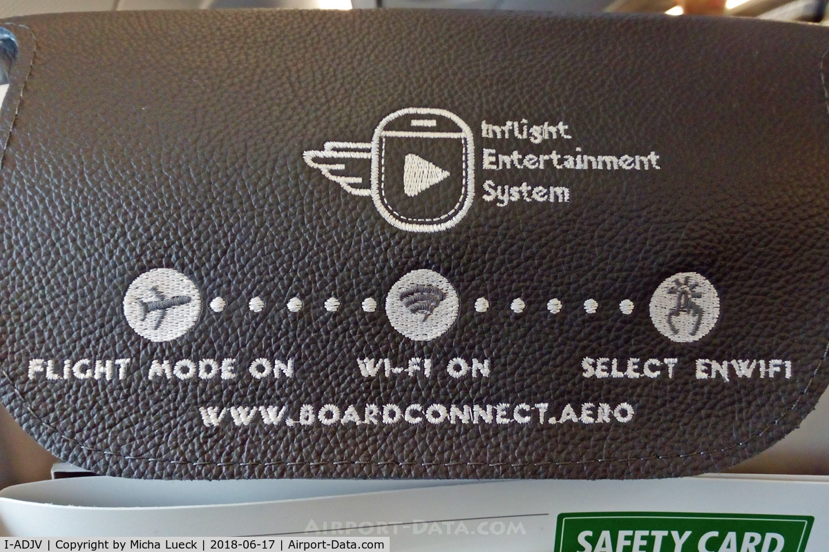 I-ADJV, 2009 Embraer 195LR (ERJ-190-200LR) C/N 19000308, Practical: Internet instructions on the back of the seat (GOT-MUC)
