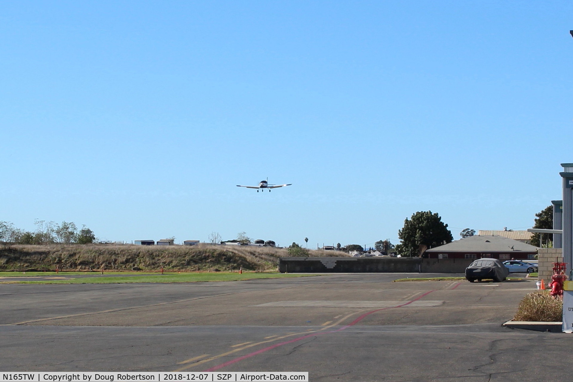 N165TW, 2016 The Airplane Factory Sling 2 C/N 201, 2016 The Airplane Factory (PTY) LTD SLING. Rotax 912ULS light Sport Aircraft, on final Rwy 04