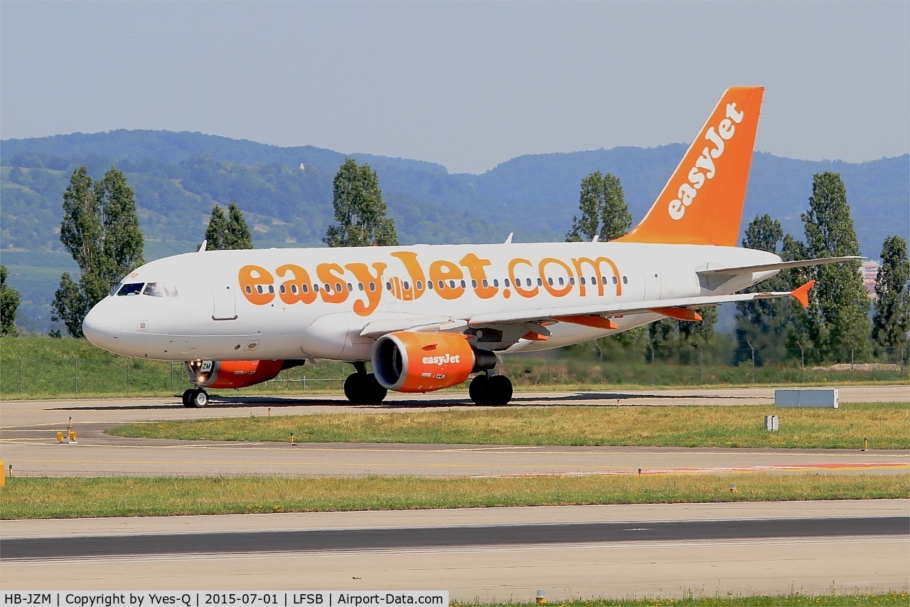 HB-JZM, 2004 Airbus A319-111 C/N 2370, Airbus A319-111, Taxiing to holding point rwy 15, Bâle-Mulhouse-Fribourg airport (LFSB-BSL)