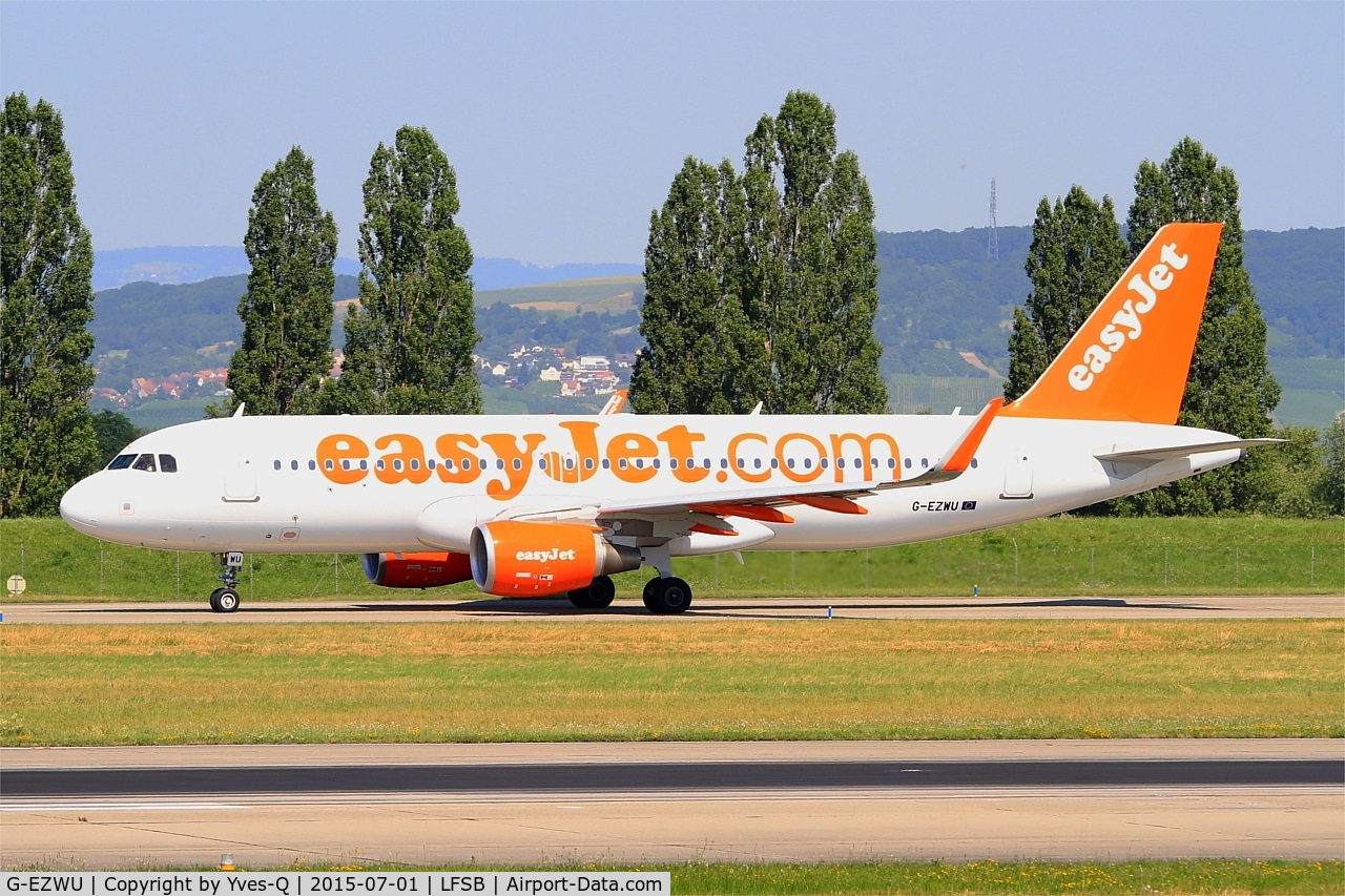 G-EZWU, 2014 Airbus A320-214 C/N 6095, Airbus A320-214, Taxiing to holding point rwy 15, Bâle-Mulhouse-Fribourg airport (LFSB-BSL)