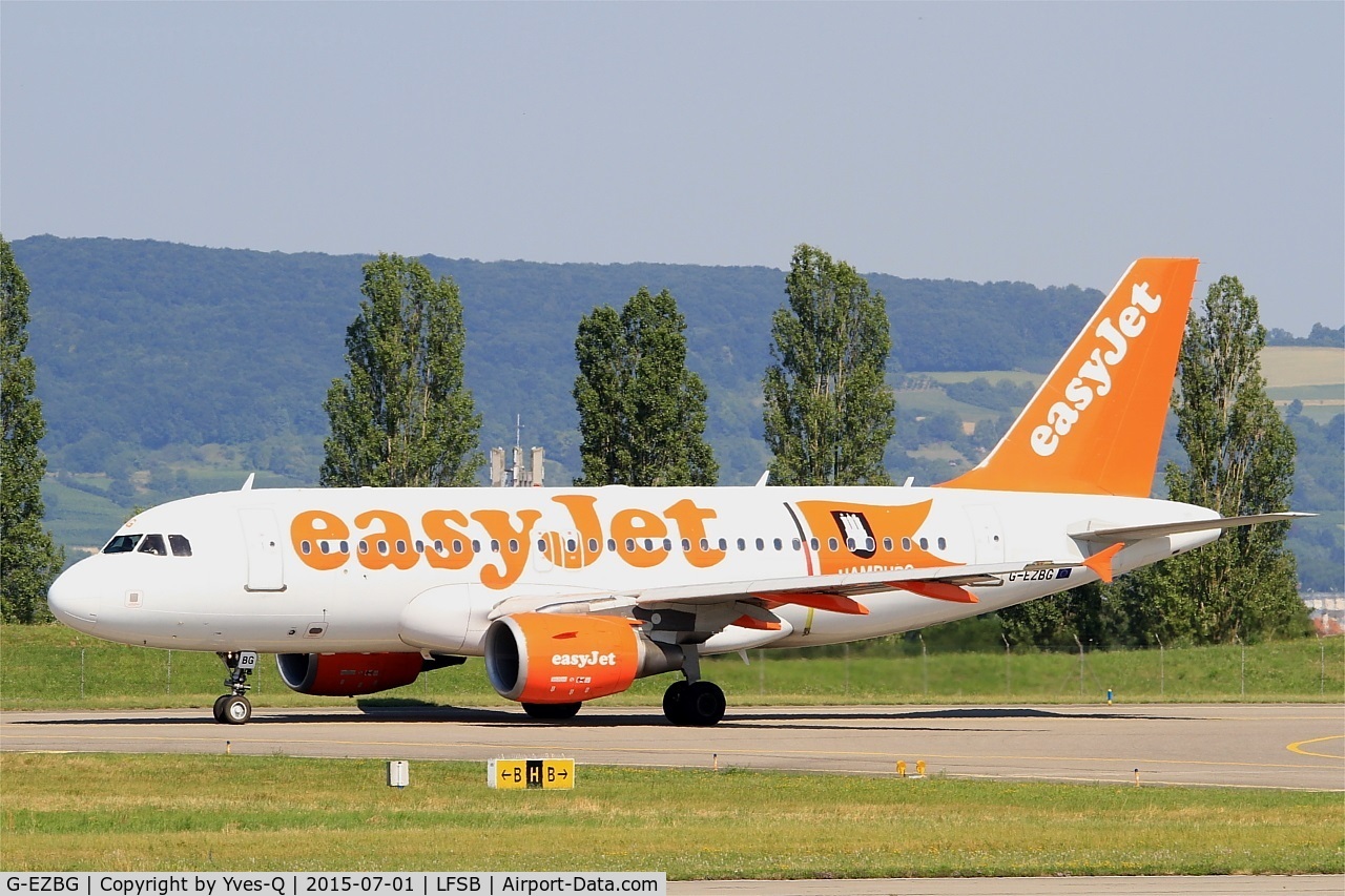 G-EZBG, 2006 Airbus A319-111 C/N 2946, Airbus A319-111, Taxiing to holding point rwy 15, Bâle-Mulhouse-Fribourg airport (LFSB-BSL)