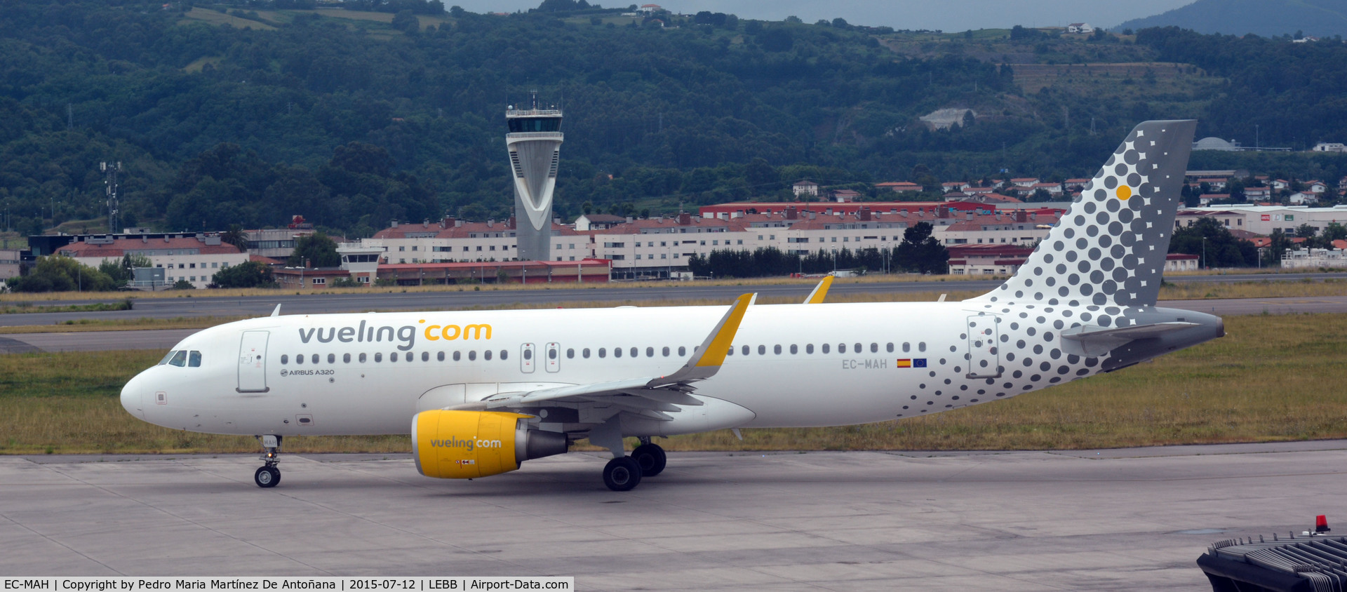 EC-MAH, 2014 Airbus A320-214 C/N 6039, Loiu - Bilbao - Euskadi - España