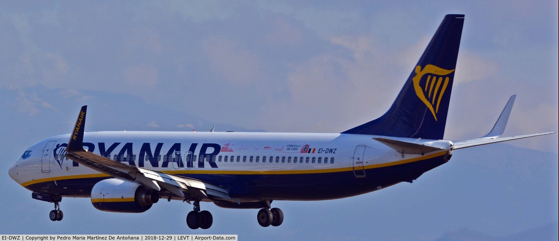 EI-DWZ, 2008 Boeing 737-8AS C/N 33628, Foronda - Vitoria-Gasteiz - Euskadi - España