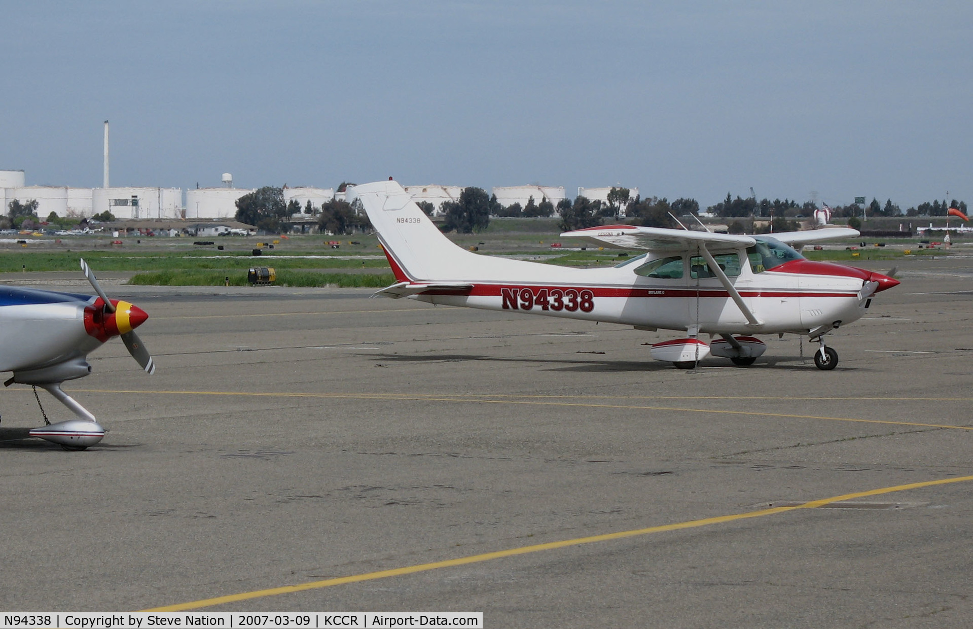 N94338, 1978 Cessna 182Q Skylane C/N 18266415, Napa County Airport, CA-based 1978 Cessna 182Q on Buchanan Field (Concord, CA) transient ramp