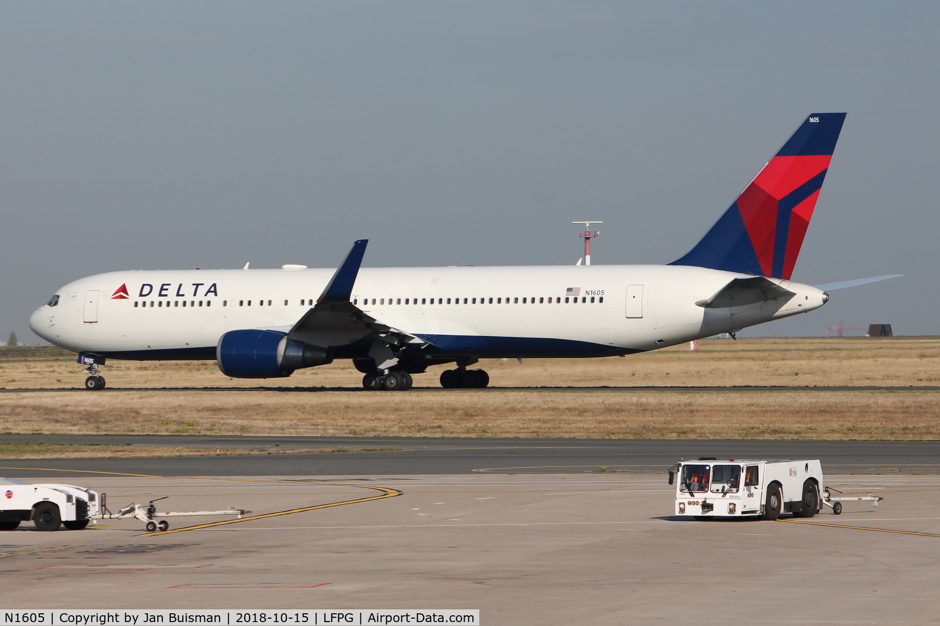 N1605, 1999 Boeing 767-332 C/N 30198, Delta Air Lines