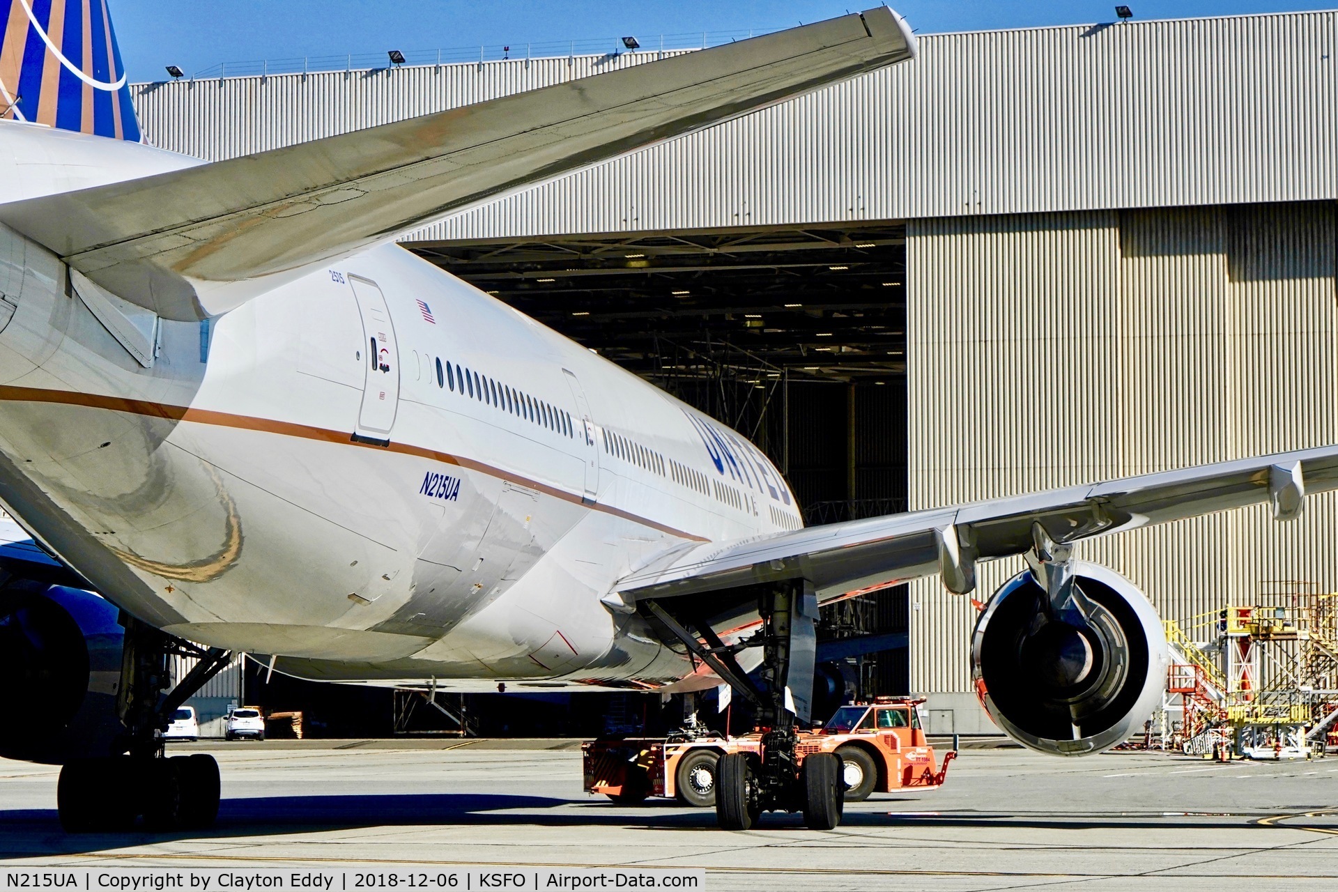 N215UA, 2000 Boeing 777-222 C/N 30221, SFO 2018.