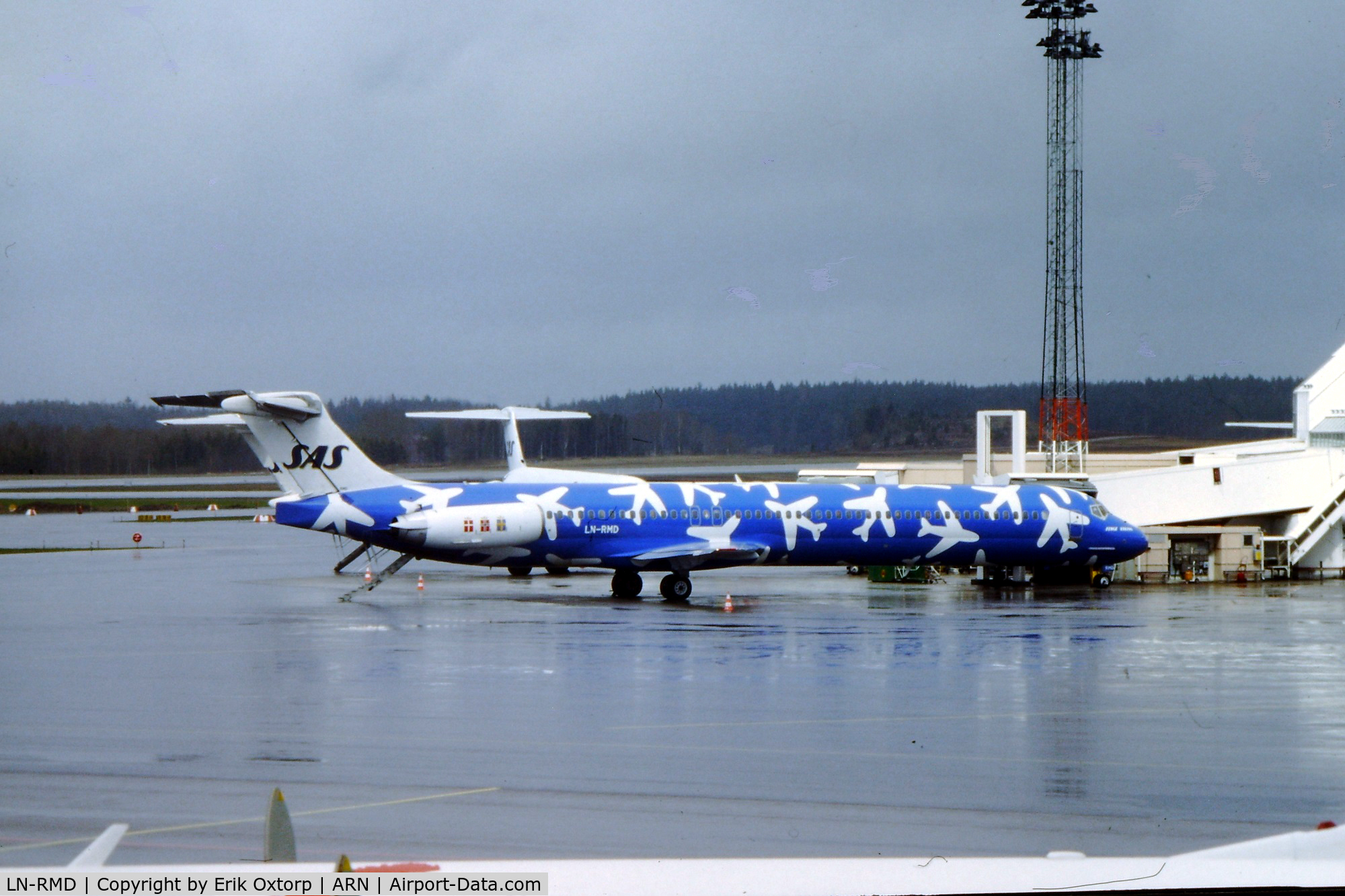 LN-RMD, 1987 McDonnell Douglas MD-82 (DC-9-82) C/N 49555, LN-RMD at the gate in ARN