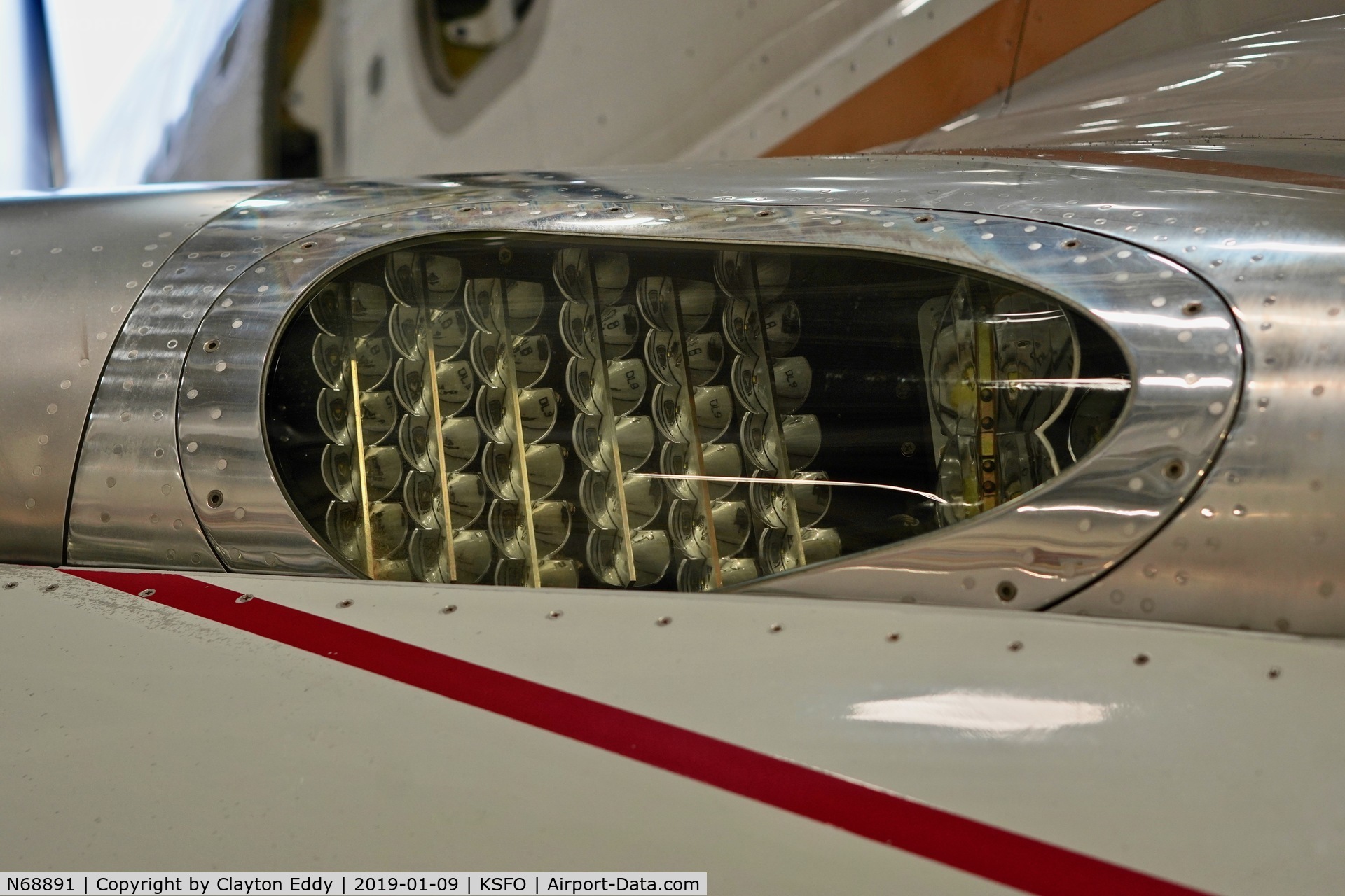 N68891, 2015 Boeing 737-924/ER C/N 42196, Right wing landing light. SFO 2019.