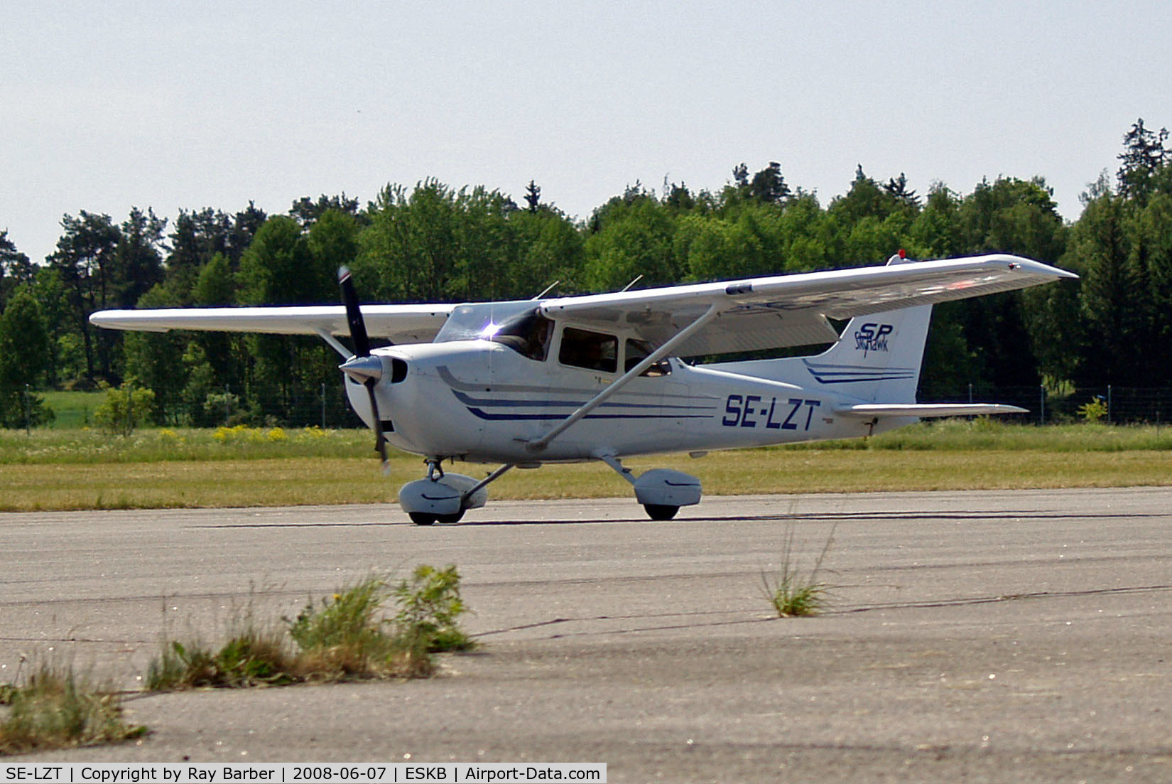 SE-LZT, 2003 Cessna 172S SP C/N 172S9298, SE-LZT   Cessna 172S Skyhawk SP [172S-9298] Stockholm-Barkarby~SE 07/06/2008