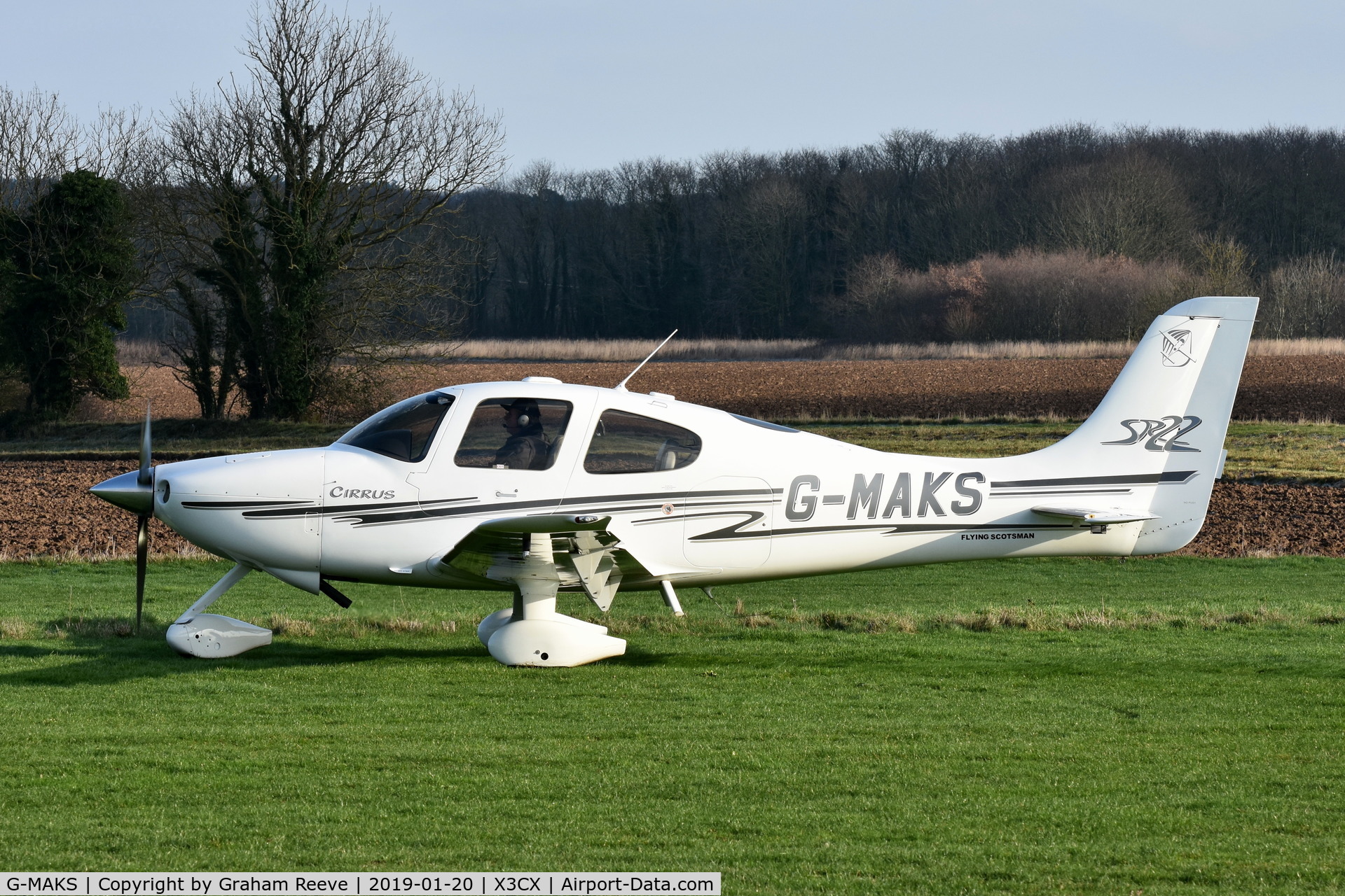 G-MAKS, 2002 Cirrus SR22 C/N 0367, Just landed at Northrepps.