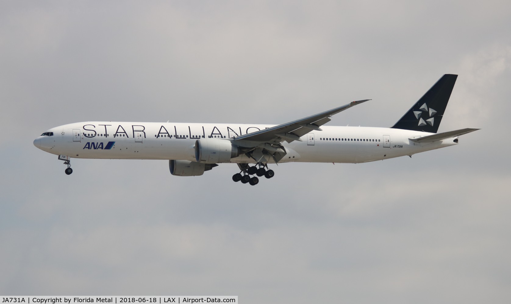 JA731A, 2004 Boeing 777-381/ER C/N 28281, ANA Star Alliance