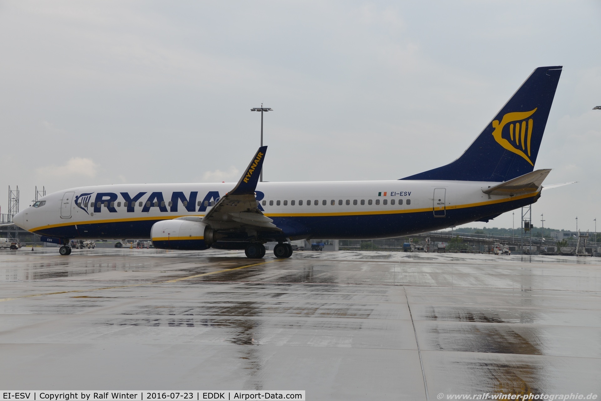 EI-ESV, 2011 Boeing 737-8AS C/N 34993, Boeing 737-8AS(W) - FR RYR Ryanair - 34993 - EI-ESV - 23.07.2016 - CGN