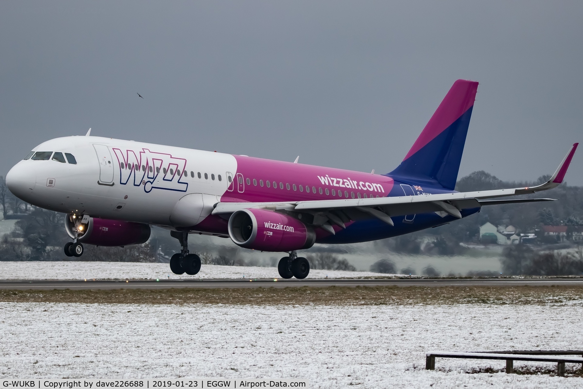 G-WUKB, 2018 Airbus A320-232 C/N 8151, Wizz Air A320 G-WUKB landing at a snowy London Luton as flight W94490 from Talin TLL