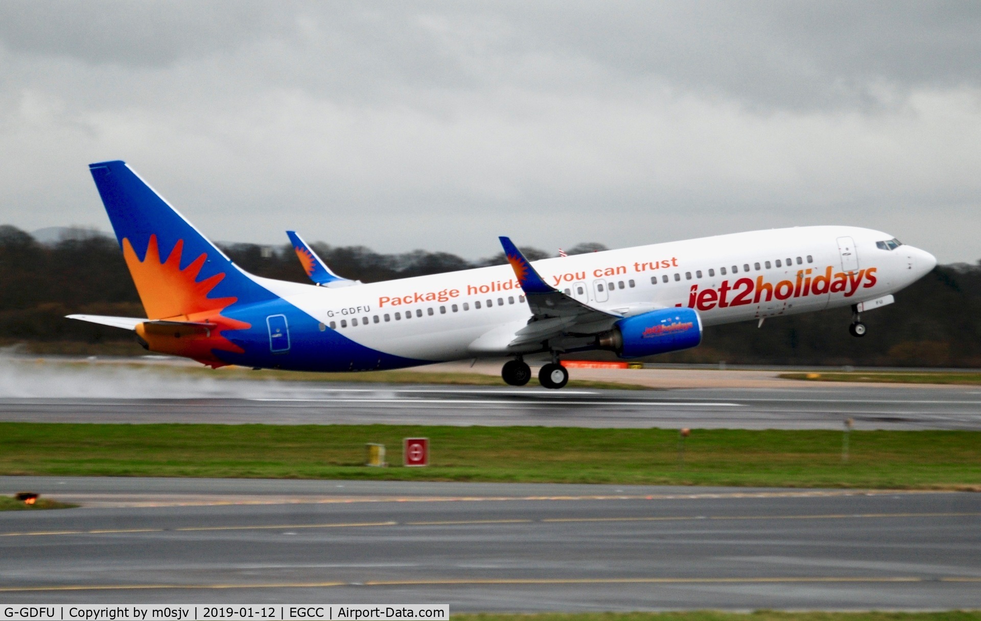 G-GDFU, 2001 Boeing 737-8K5 C/N 30416, Taken From RVP on a Cold and Damp Saturday