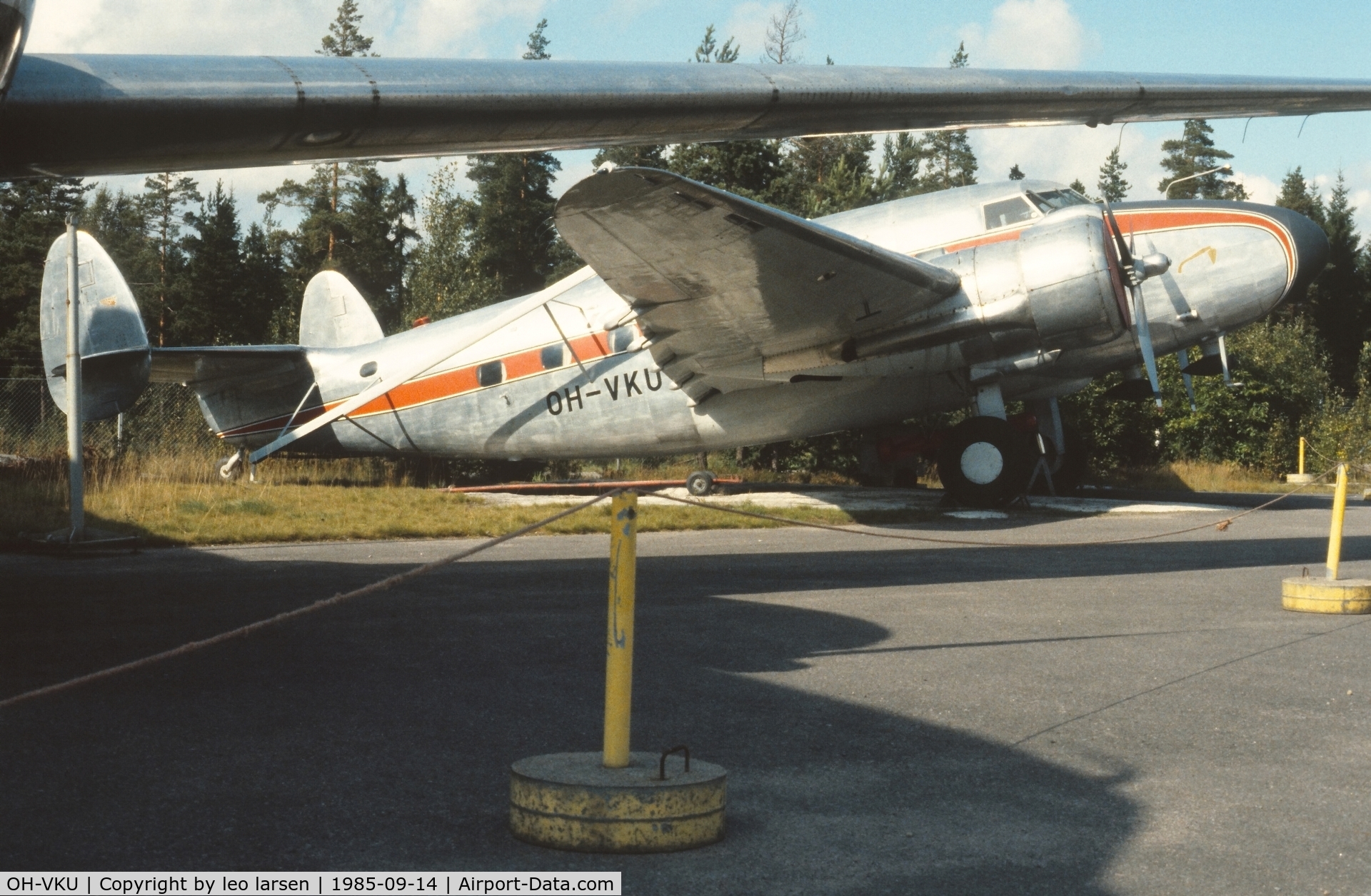 OH-VKU, 1940 Lockheed 18-56 Lodestar C/N 2006, Finnish Aviation Museum 14.9.1985