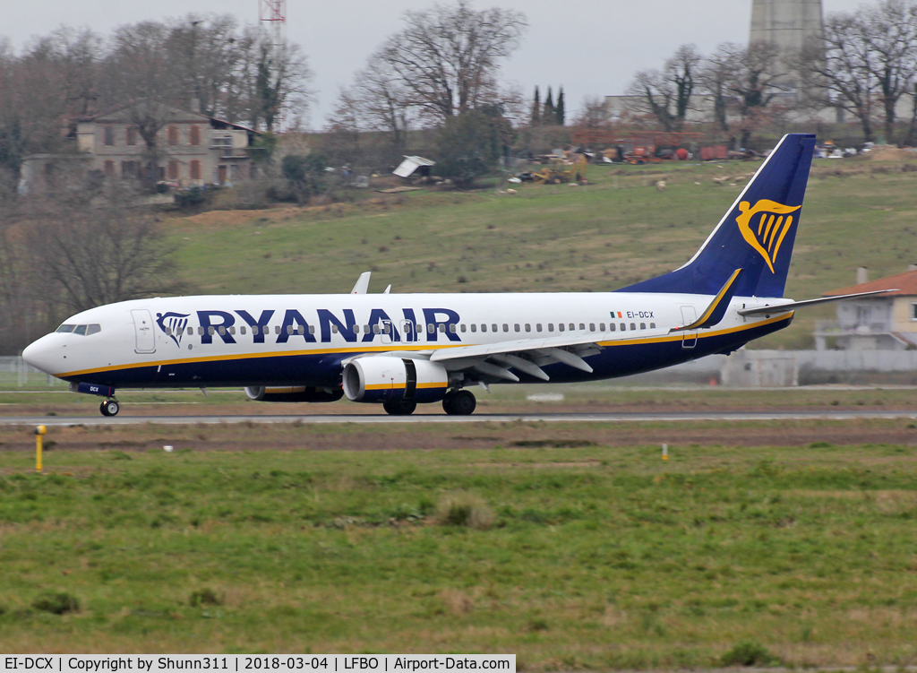 EI-DCX, 2004 Boeing 737-8AS C/N 33569, Landing rwy 14R