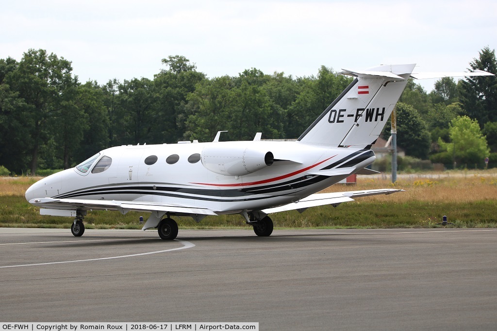 OE-FWH, 2008 Cessna 510 Citation Mustang Citation Mustang C/N 510-0104, Taxiing
