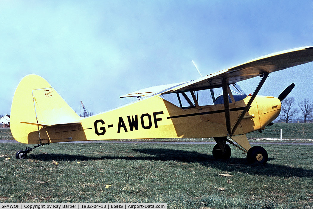 G-AWOF, 1948 Piper PA-17 Vagabond C/N 15-227, G-AWOF   Piper PA-15 Vagabond [15-227] Henstridge~G 18/04/1982