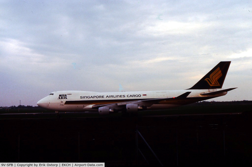 9V-SFB, 1994 Boeing 747-412F/SCD C/N 26561, 9V-SFB landed rw 04L