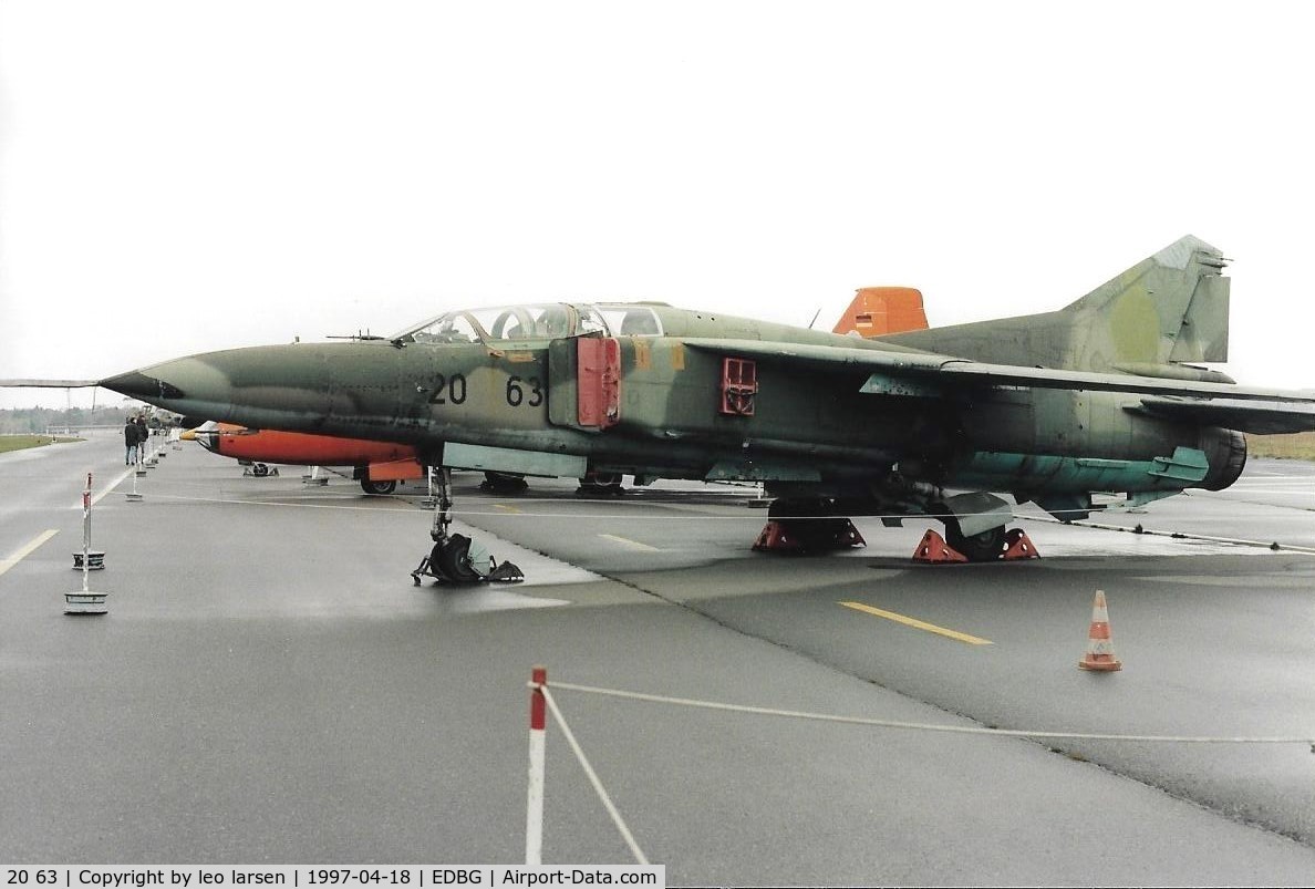 20 63, 1979 Mikoyan-Gurevich MiG-23UB C/N A1037902, Berlin Gatow 18.4.1997