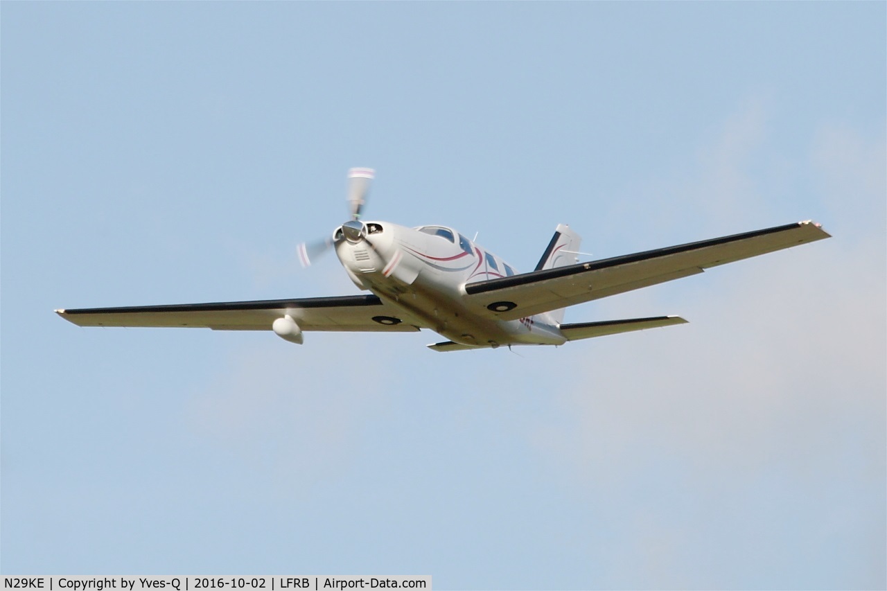N29KE, 2004 Piper PA-46-350P Malibu Mirage C/N 4636352, Piper PA-46-350P Malibu Mirage, Take off  rwy 25L, Brest-Bretagne Airport (LFRB-BES)