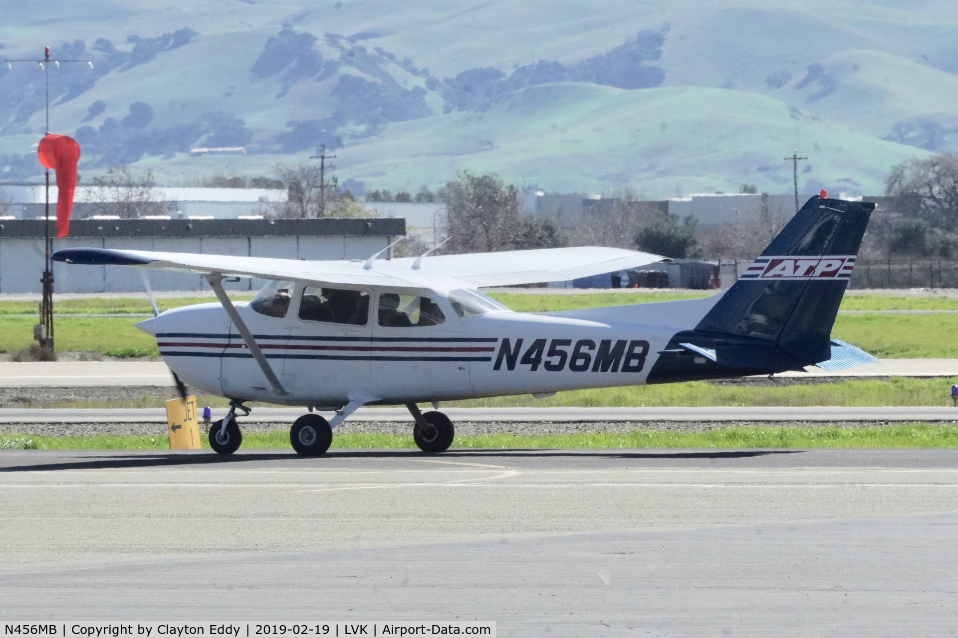 N456MB, 1997 Cessna 172R C/N 17280033, Livermore Airport California 2019.
