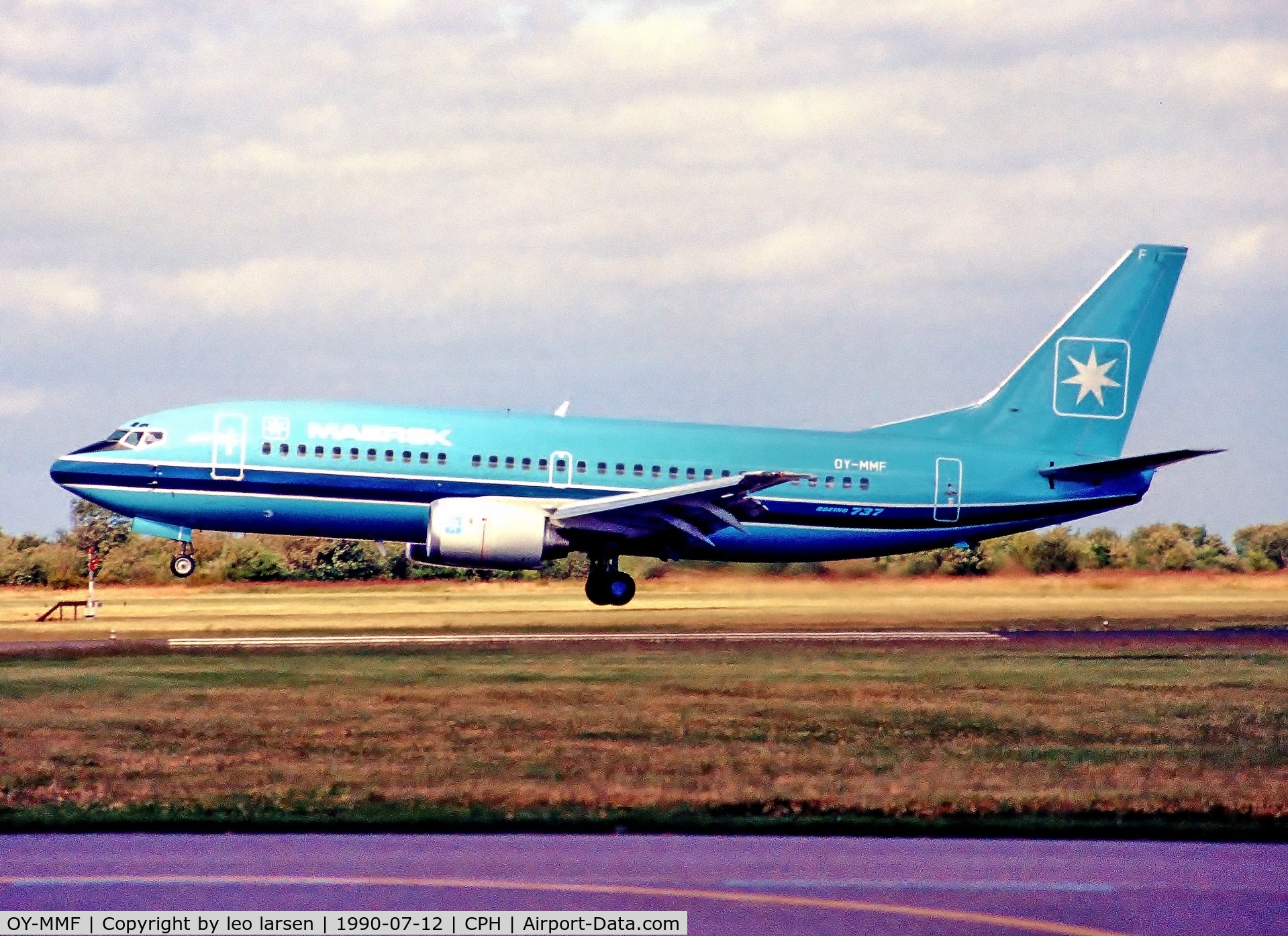 OY-MMF, 1990 Boeing 737-3L9 C/N 24571, Copenhagen landing 12.7.1990