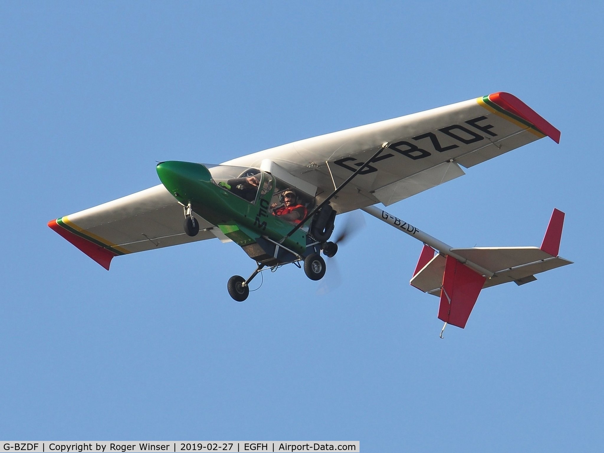 G-BZDF, 2000 CFM Streak Shadow SA C/N PFA 206-12609, Visiting Streak Shadow departing Runway 04.