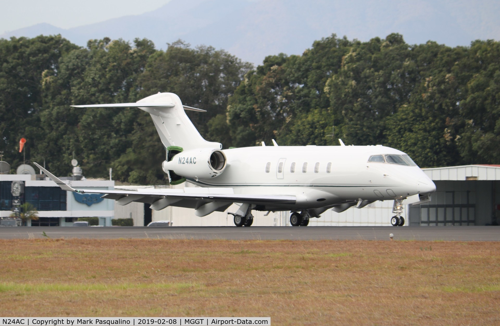 N24AC, 2018 Bombardier Challenger 350 (BD-100-1A10) C/N 20726, Challenger 350