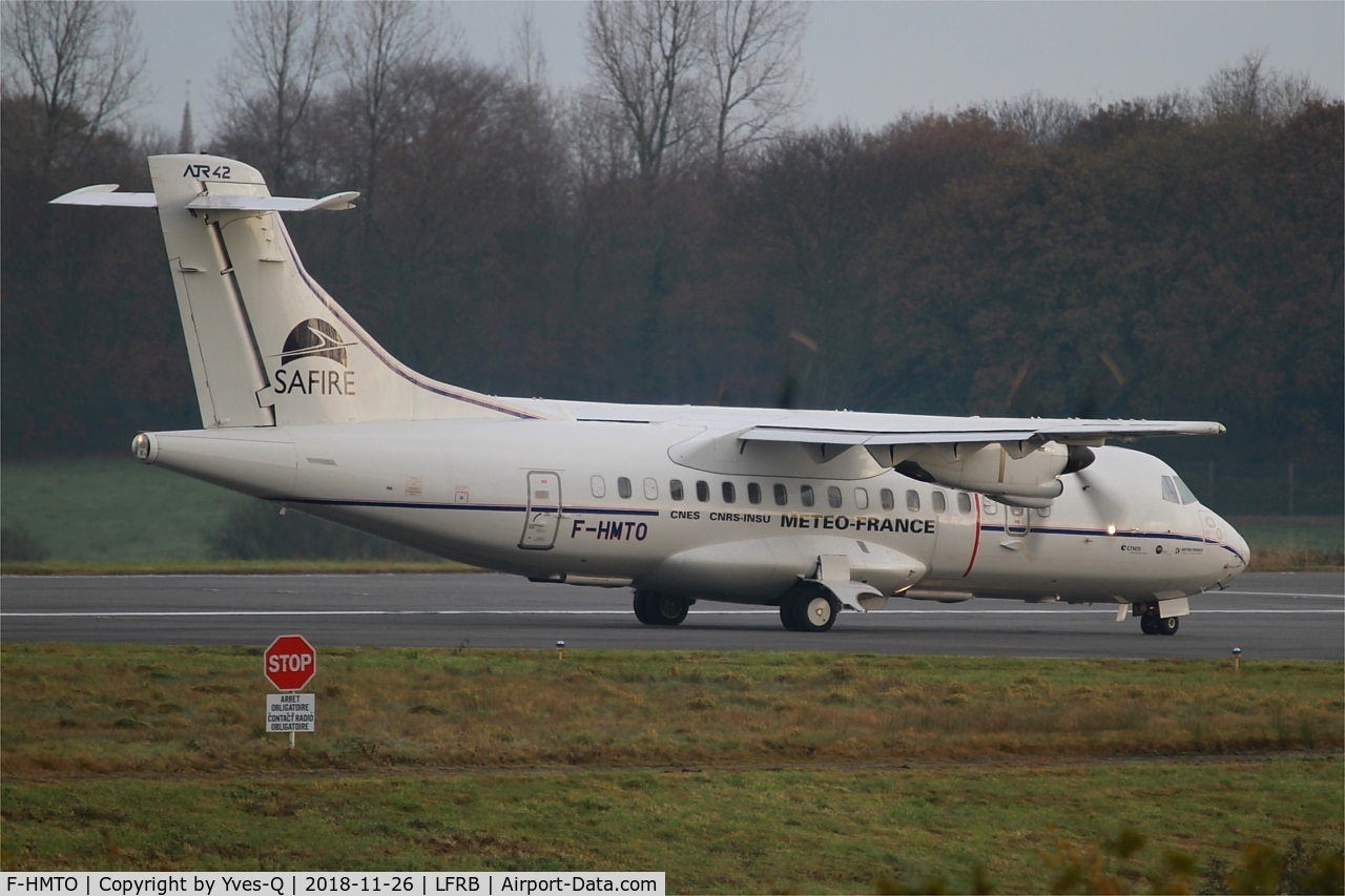 F-HMTO, 1988 ATR 42-320 C/N 078, ATR 42-320, Taxiing rwy 25L, Brest-Bretagne Airport (LFRB-BES)