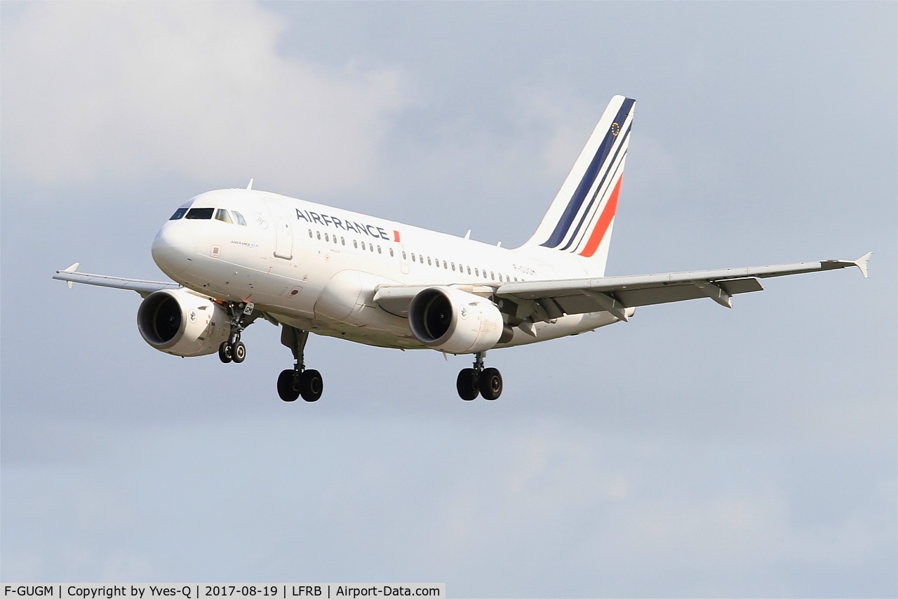 F-GUGM, 2006 Airbus A318-111 C/N 2750, Airbus A318-111, Short approach rwy 25L, Brest-Bretagne airport (LFRB-BES)